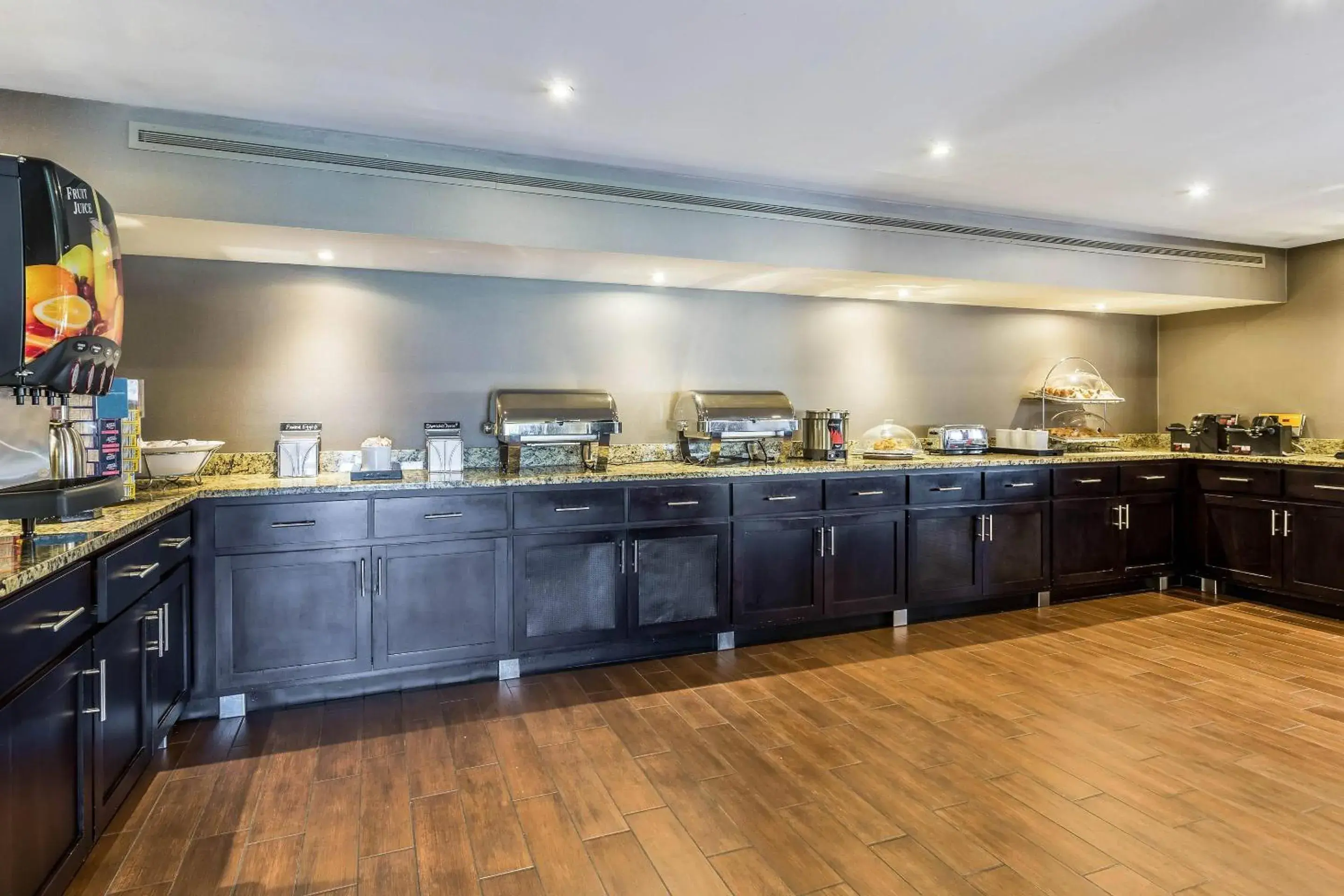 Breakfast in Clarion Pointe Huntsville Research Park Breakfast in Clarion Pointe Huntsville Research Park