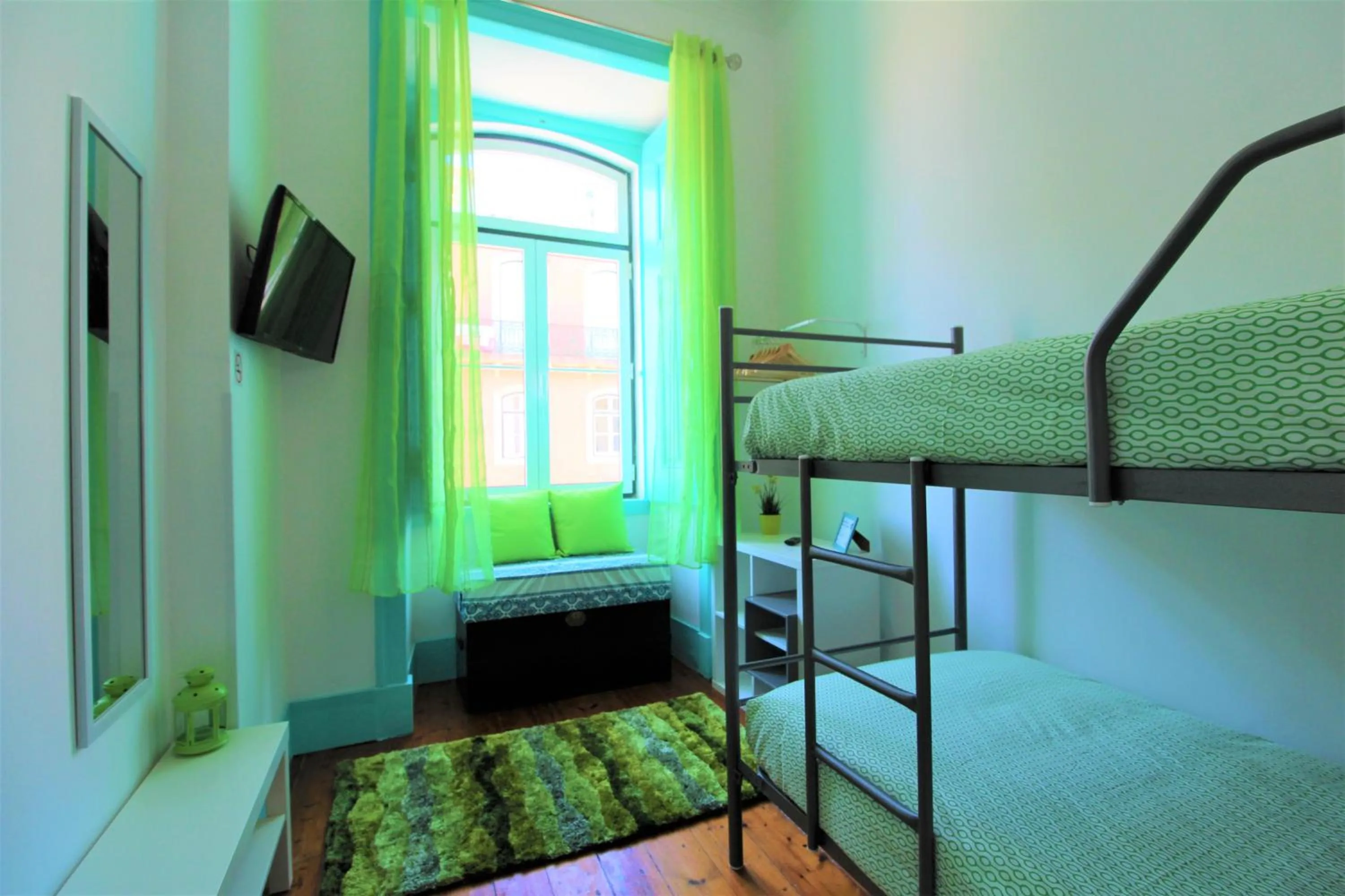 Photo of the whole room, Bed in C&O Guest House Lisbon