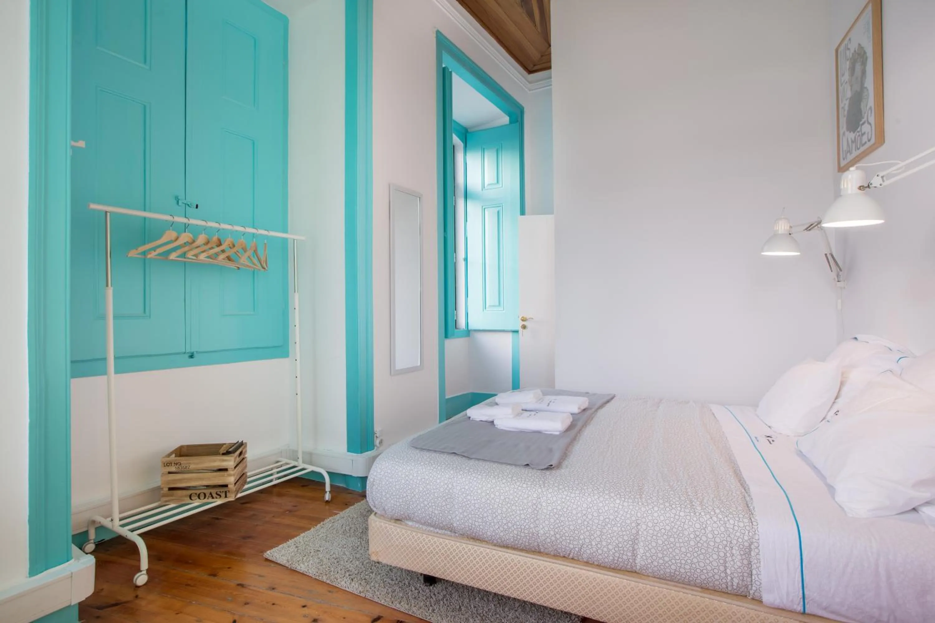 Photo of the whole room, Bed in C&O Guest House Lisbon