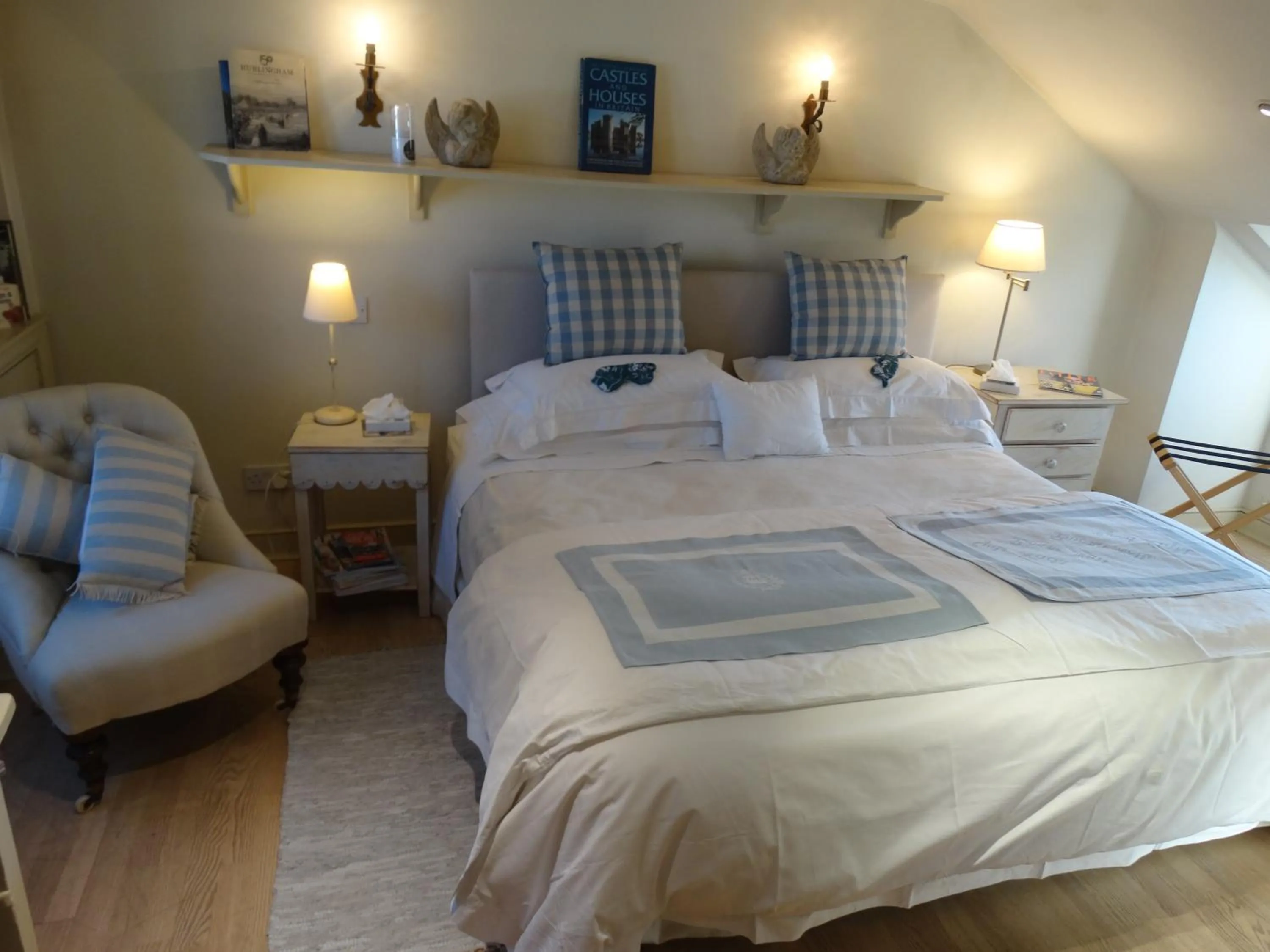 Photo of the whole room, Bed in Hurlingham Bed and Breakfast