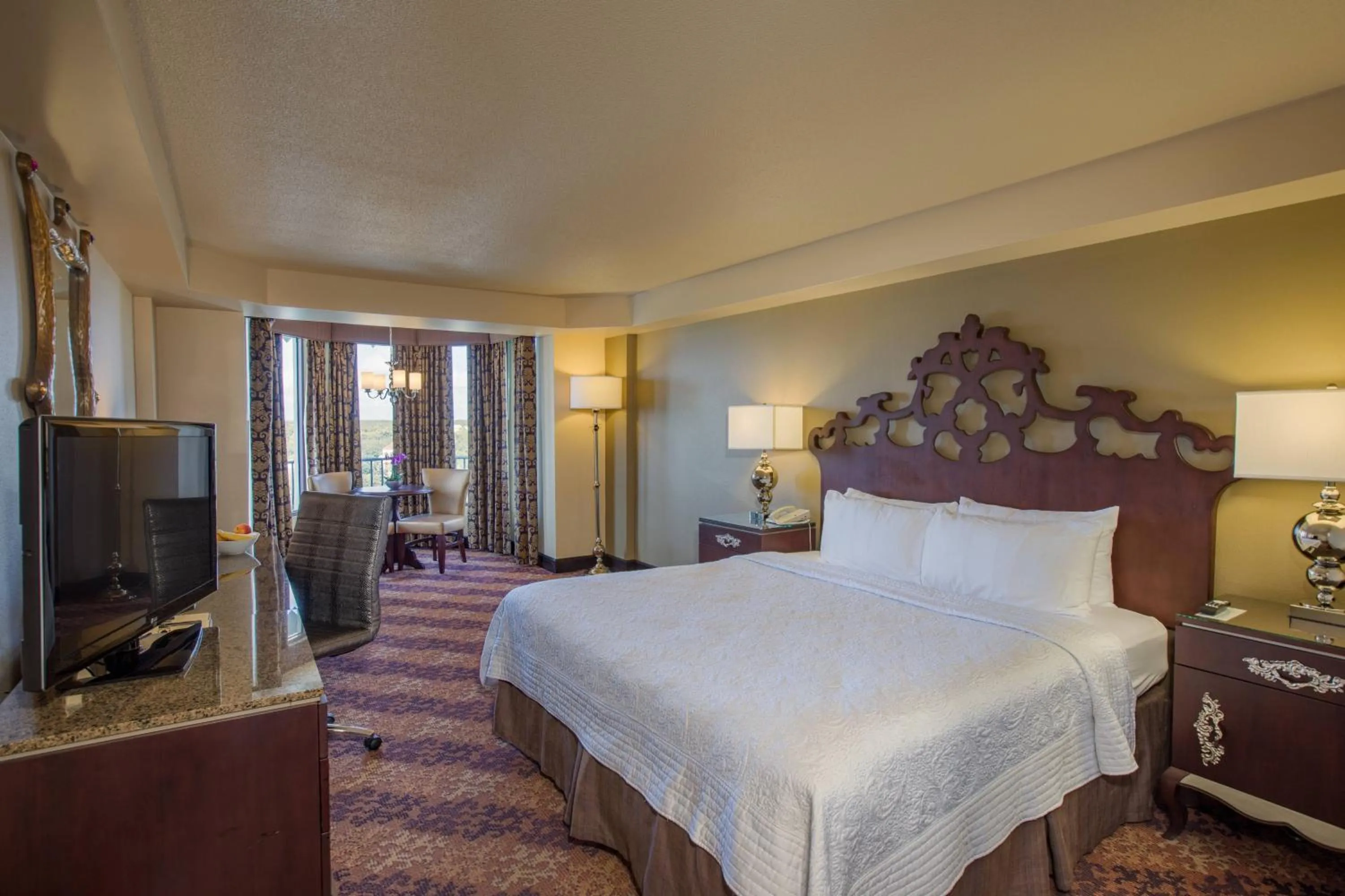 Photo of the whole room, Bed in Castle Hotel, Autograph Collection