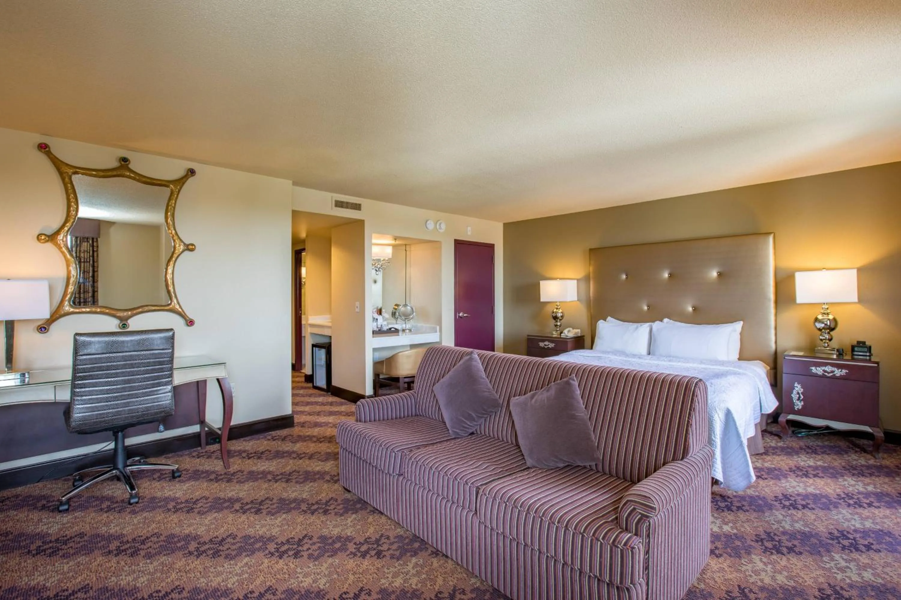 Photo of the whole room, Bed in Castle Hotel, Autograph Collection