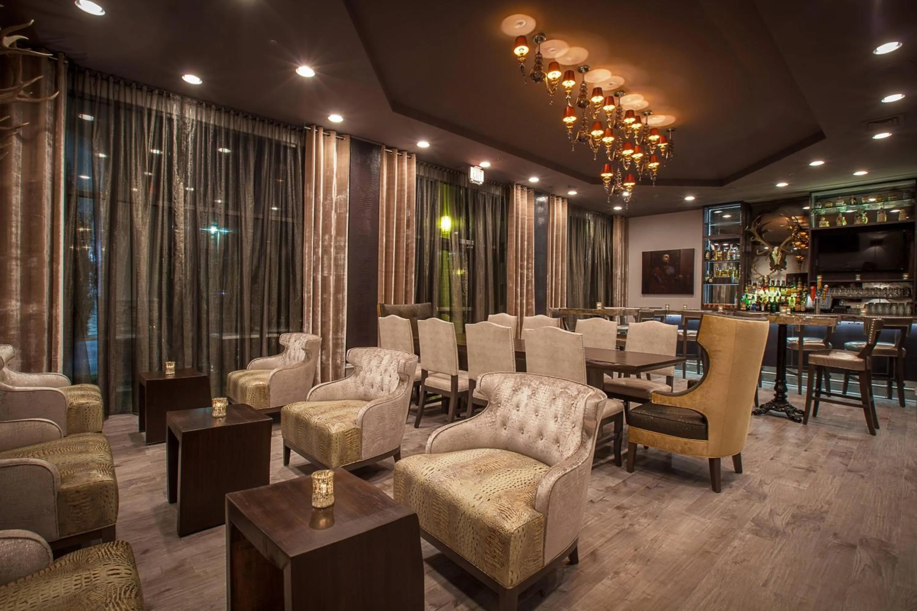 Lounge or bar in Castle Hotel, Autograph Collection