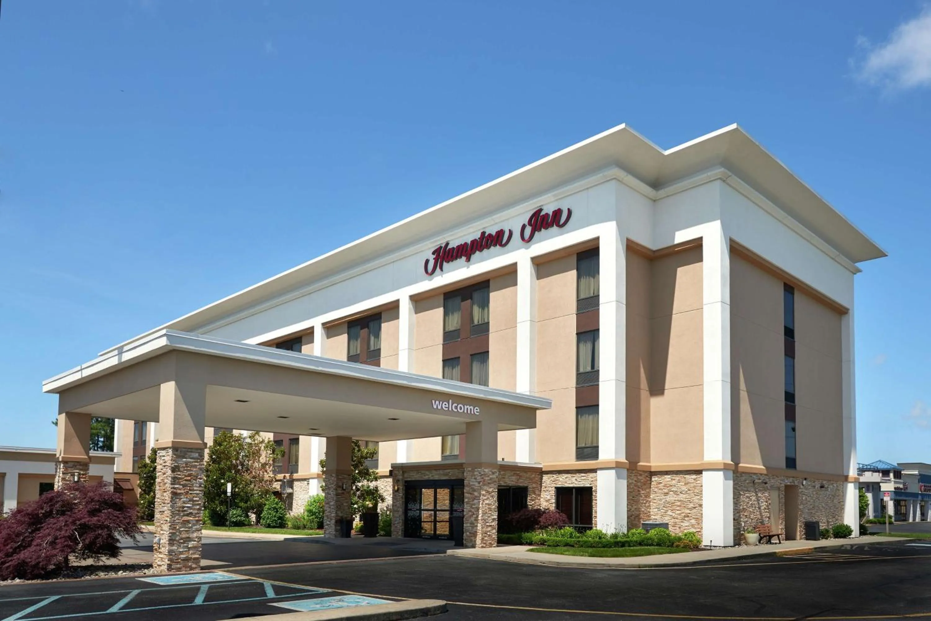 Property building in Hampton Inn Rehoboth Beach