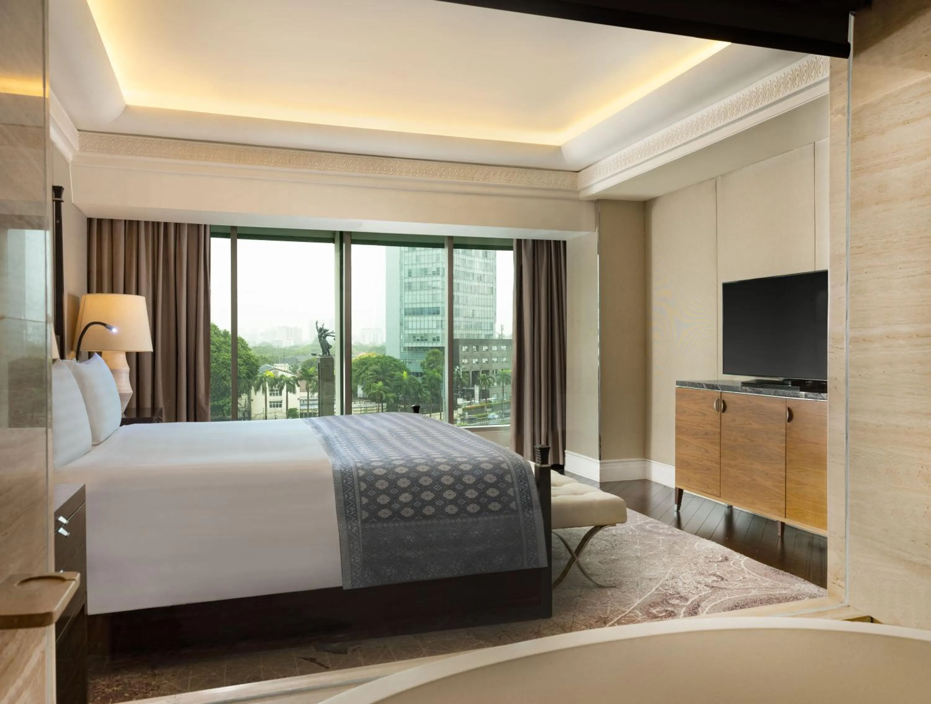 Bed in Hotel Indonesia Kempinski Jakarta