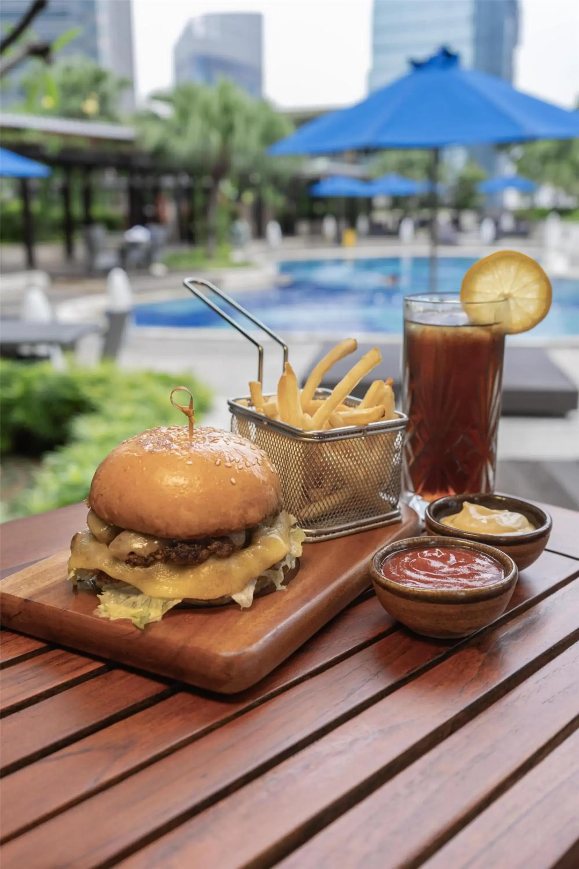 Pool view in Hotel Indonesia Kempinski Jakarta Pool view in Hotel Indonesia Kempinski Jakarta