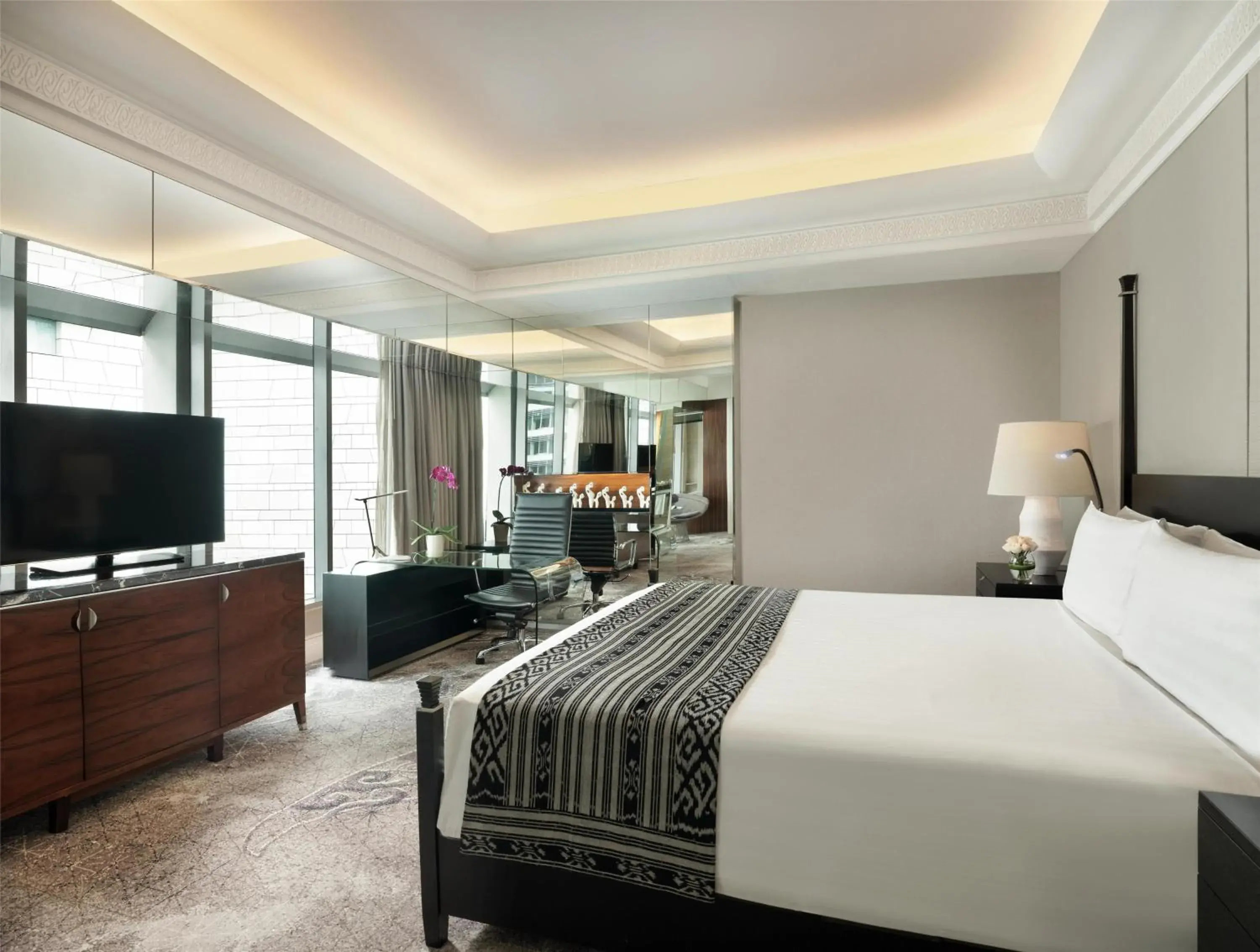 Bedroom, Bed in Hotel Indonesia Kempinski Jakarta Bedroom, Bed in Hotel Indonesia Kempinski Jakarta