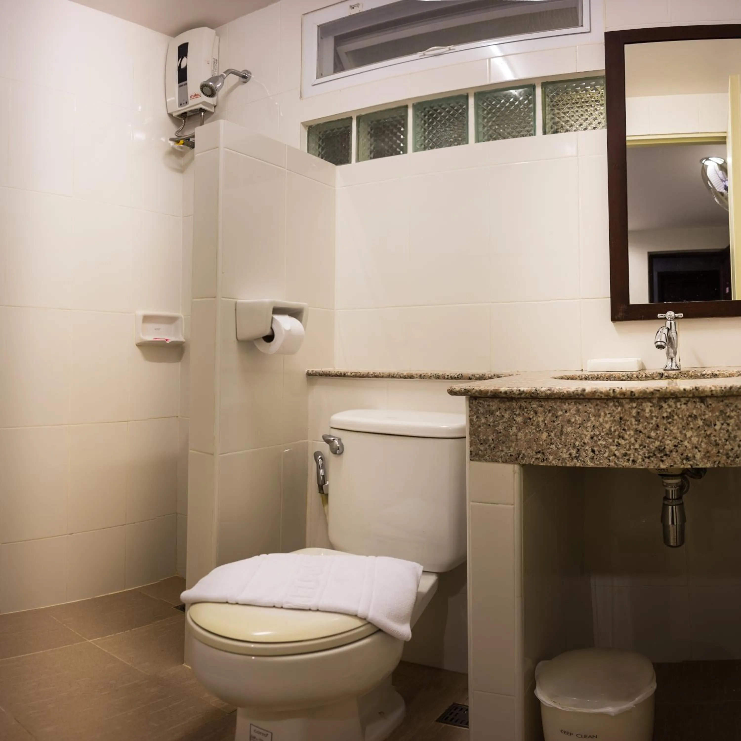 Bathroom in Sunshine Hostel