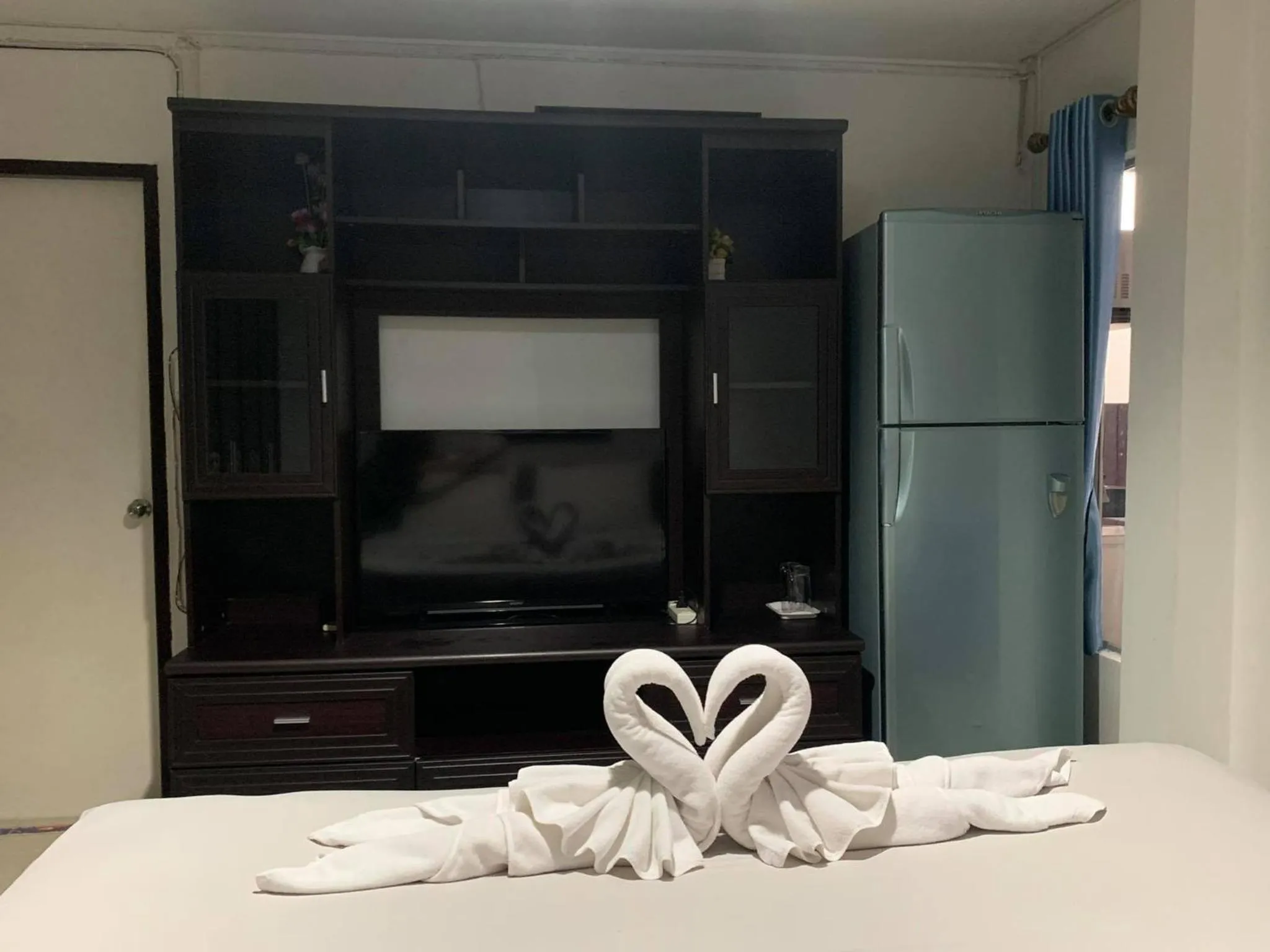 Communal lounge/ TV room in Sunshine Guest House