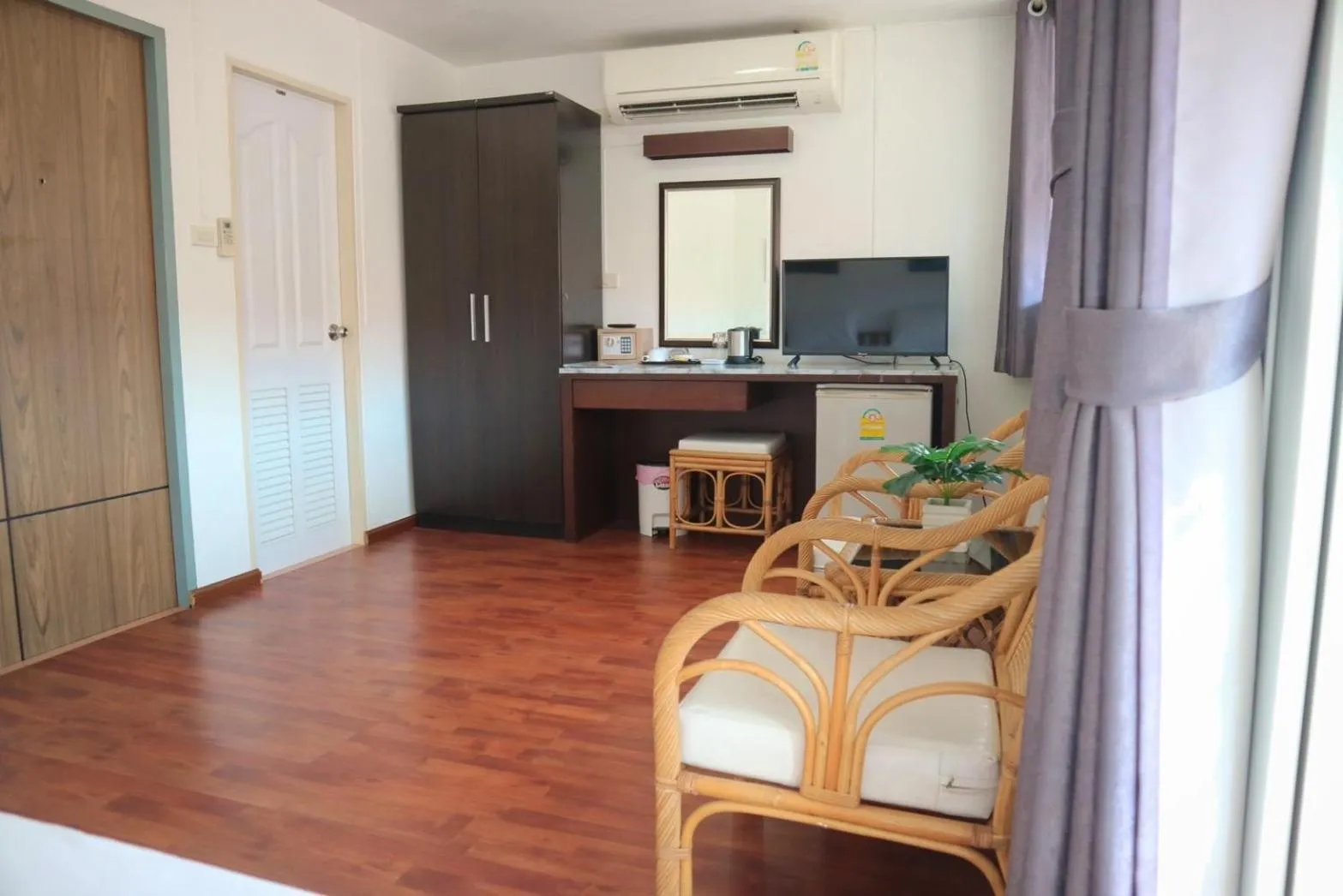 TV and multimedia in Sunshine Guest House