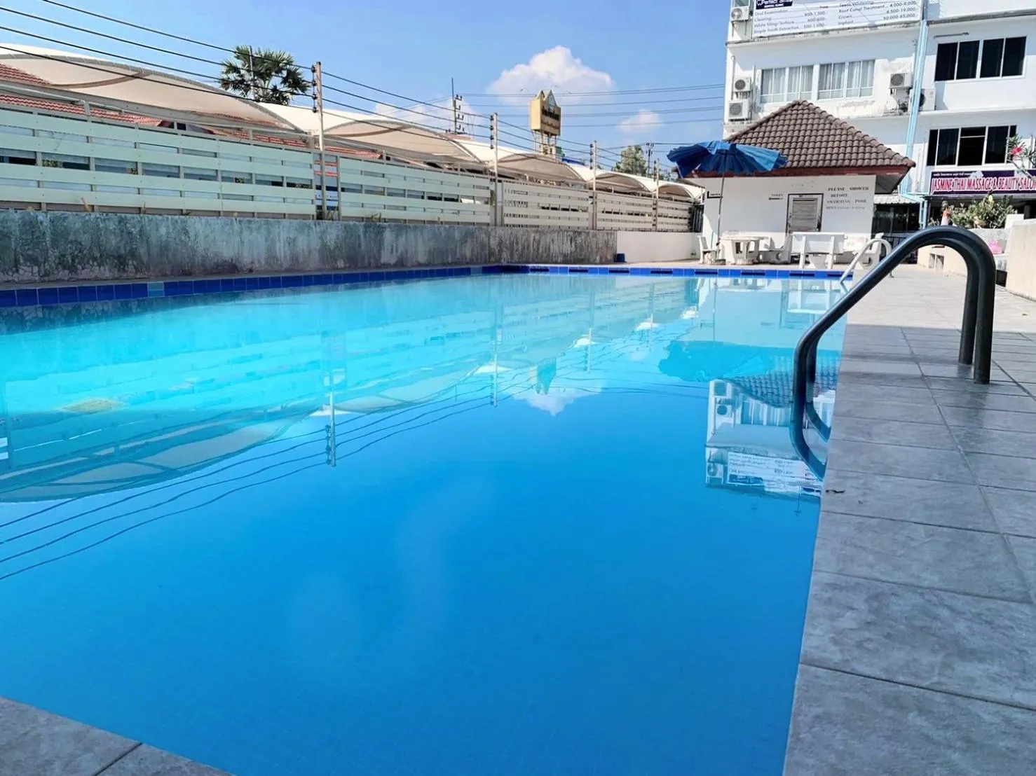 Swimming pool in Sunshine Guest House