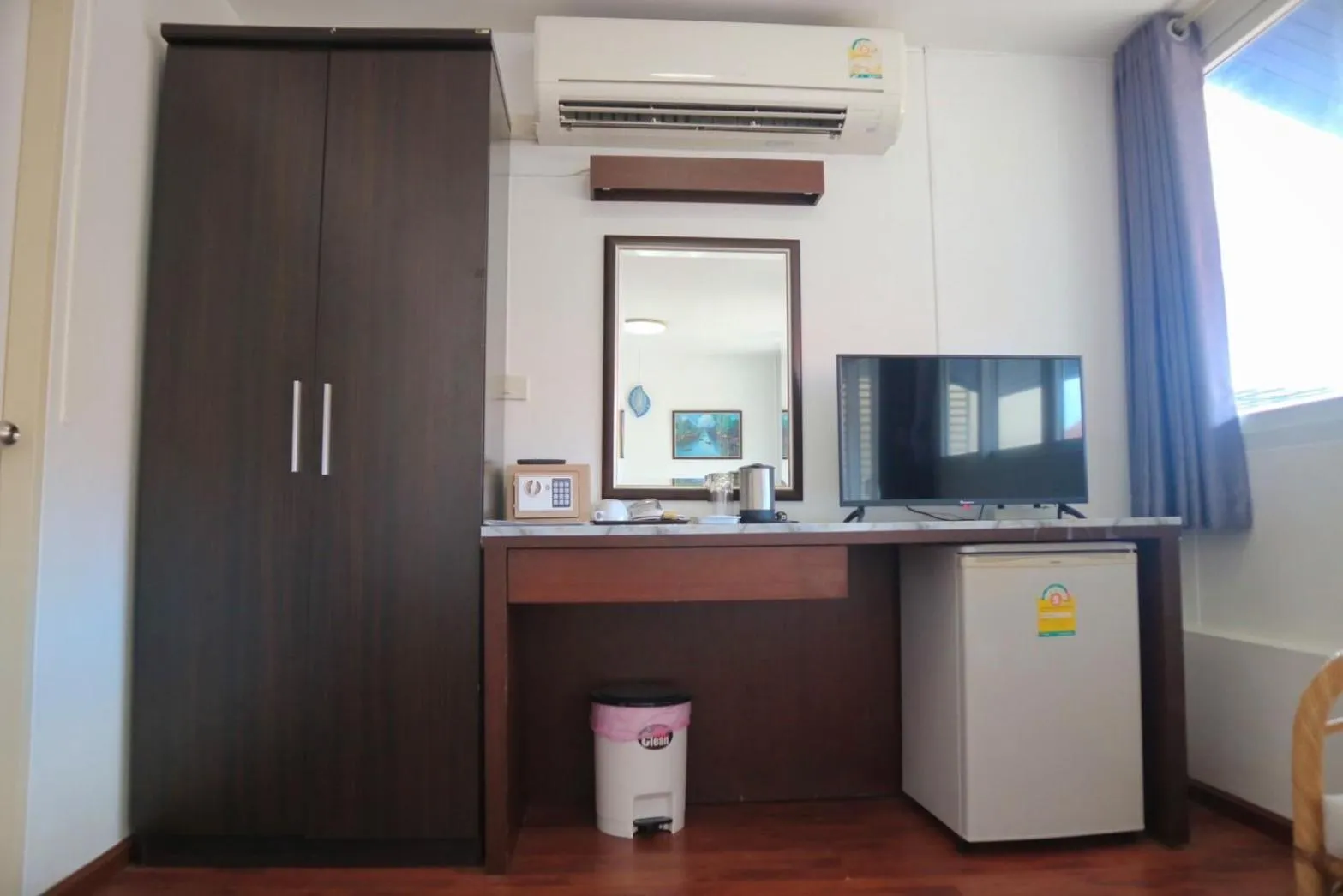 TV and multimedia in Sunshine Guest House