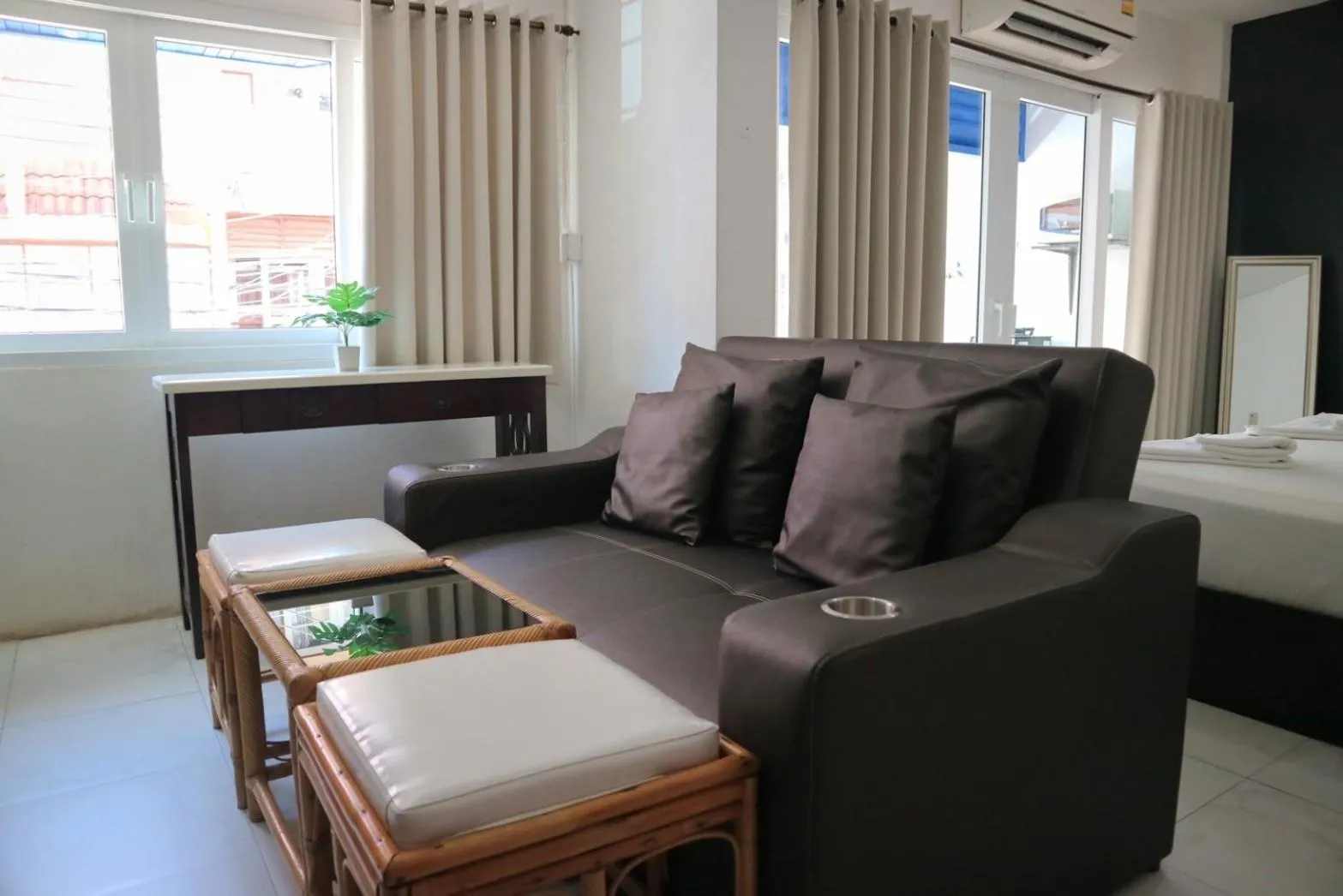 Photo of the whole room, Bed in Sunshine Guest House