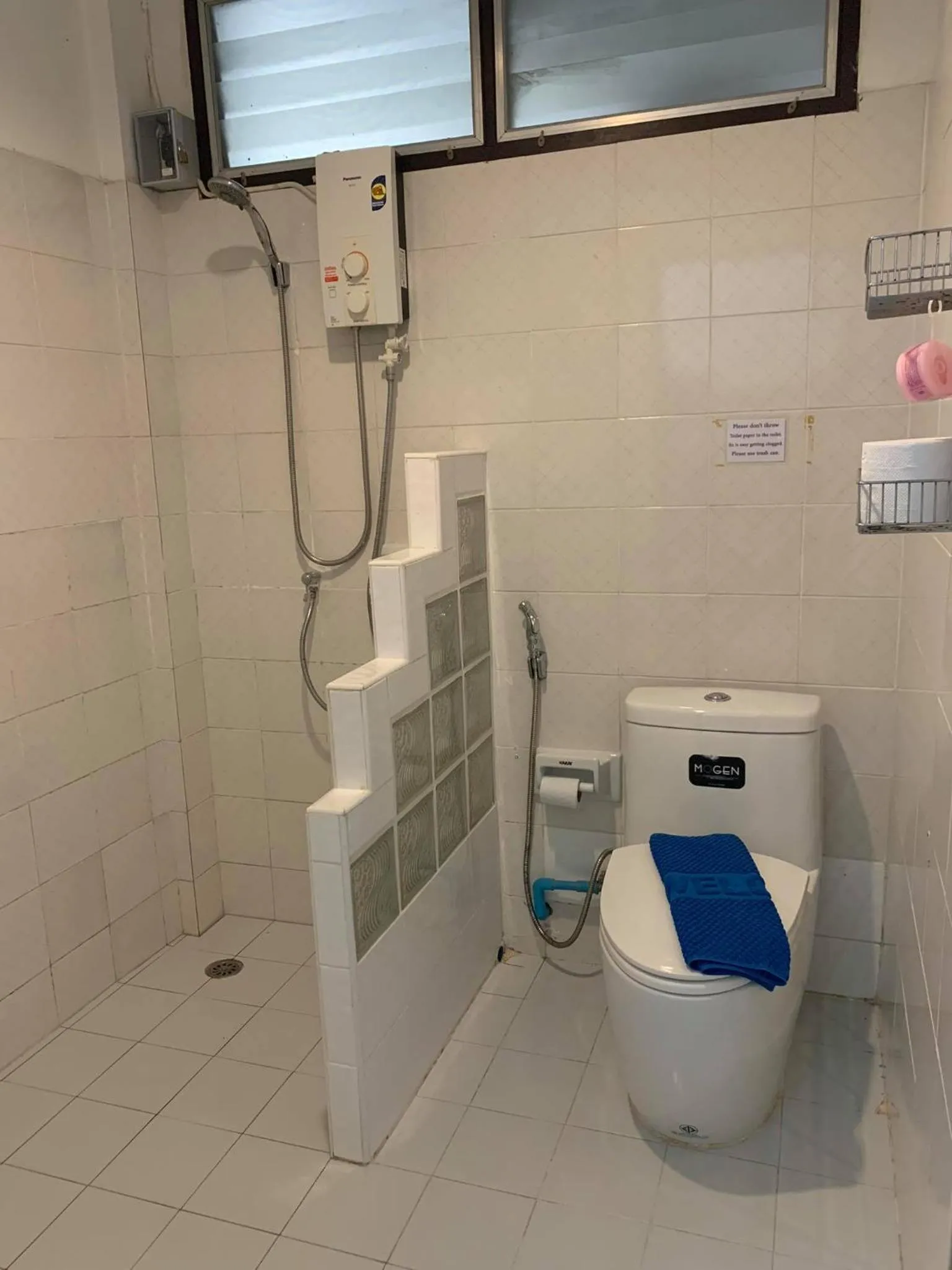 Toilet in Sunshine Guest House