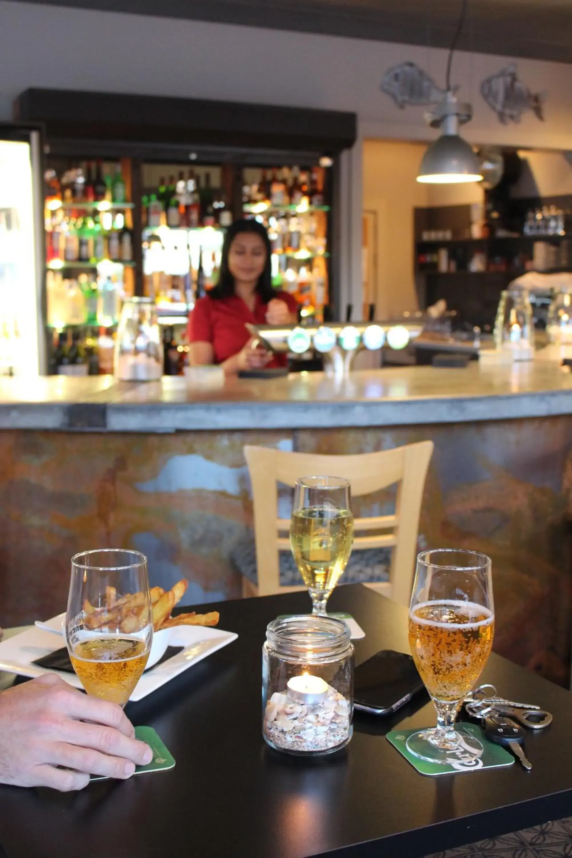 Lounge or bar in Beachcomber Lodge & Backpacker Lounge or bar in Beachcomber Lodge & Backpacker