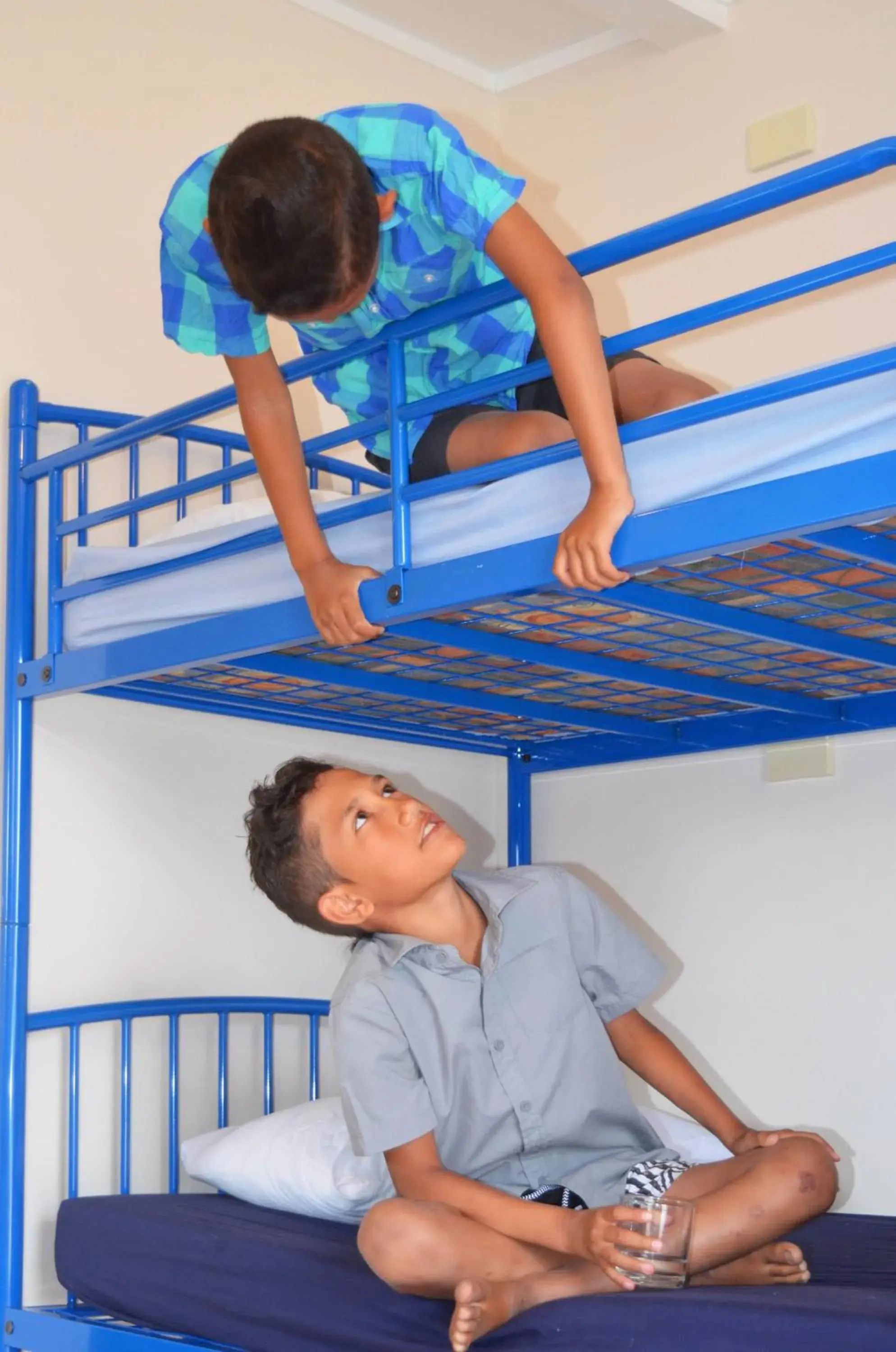 People, Bed in Beachcomber Lodge & Backpacker People, Bed in Beachcomber Lodge & Backpacker