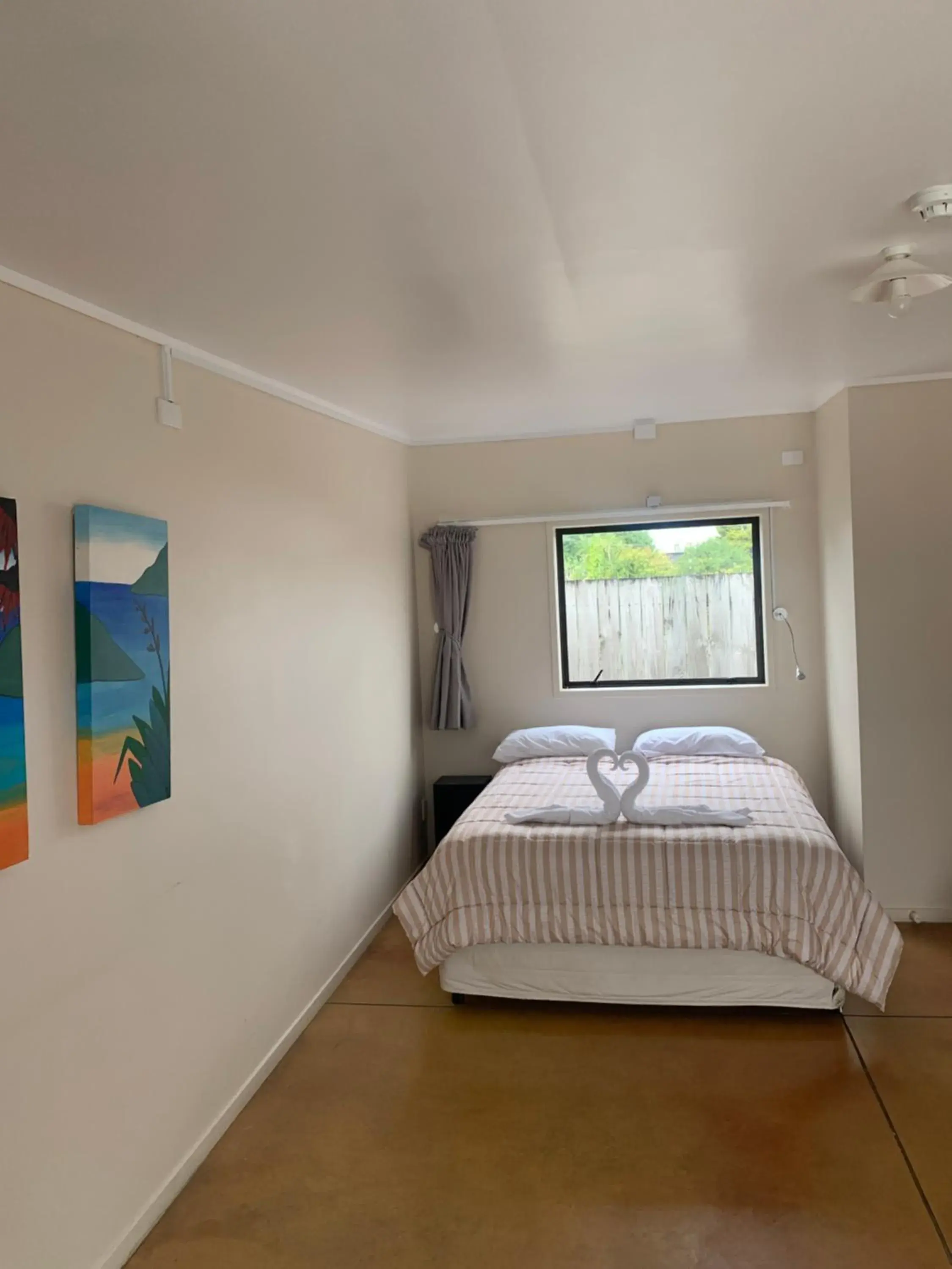 Bed in Beachcomber Lodge & Backpacker Bed in Beachcomber Lodge & Backpacker