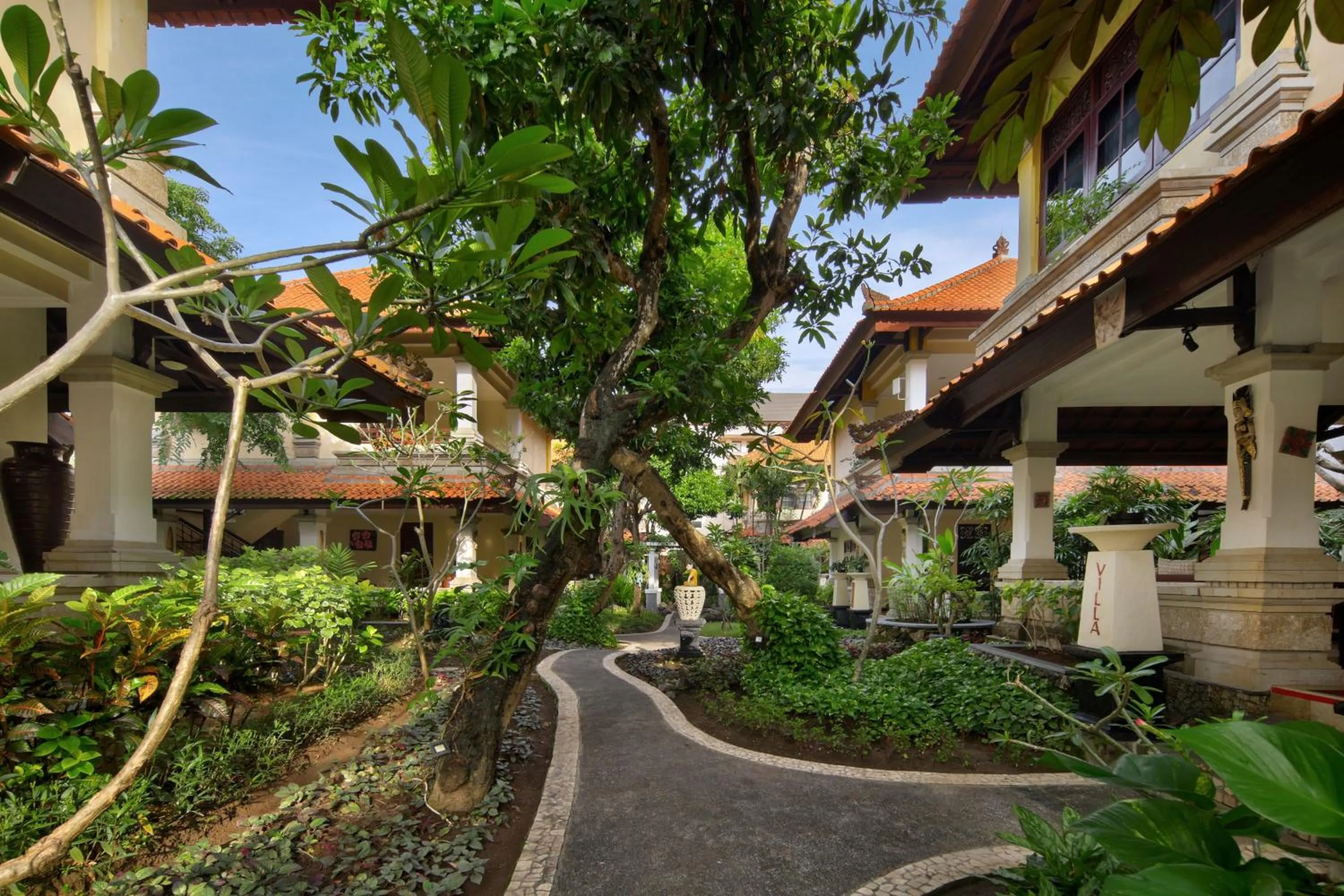 Garden in Royal Hotel and Villa Bali