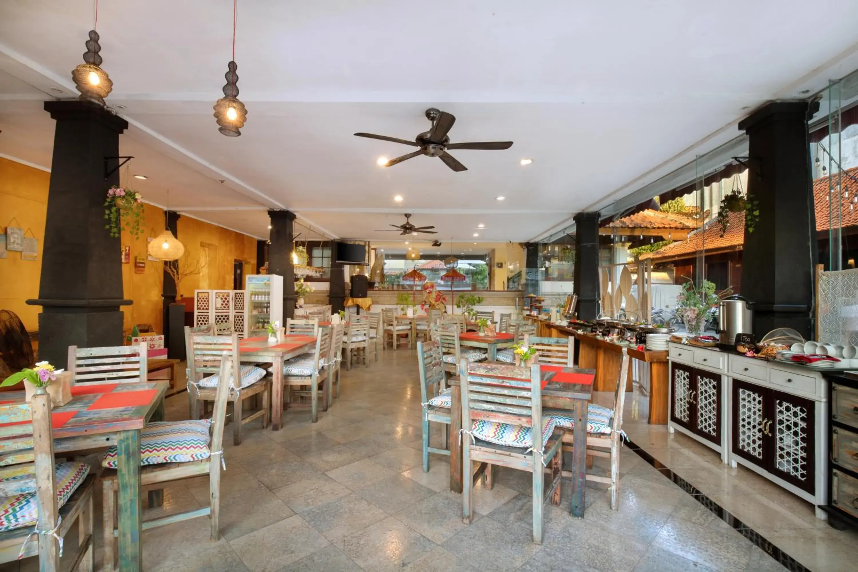 Restaurant/places to eat in Royal Hotel and Villa Bali Restaurant/places to eat in Royal Hotel and Villa Bali