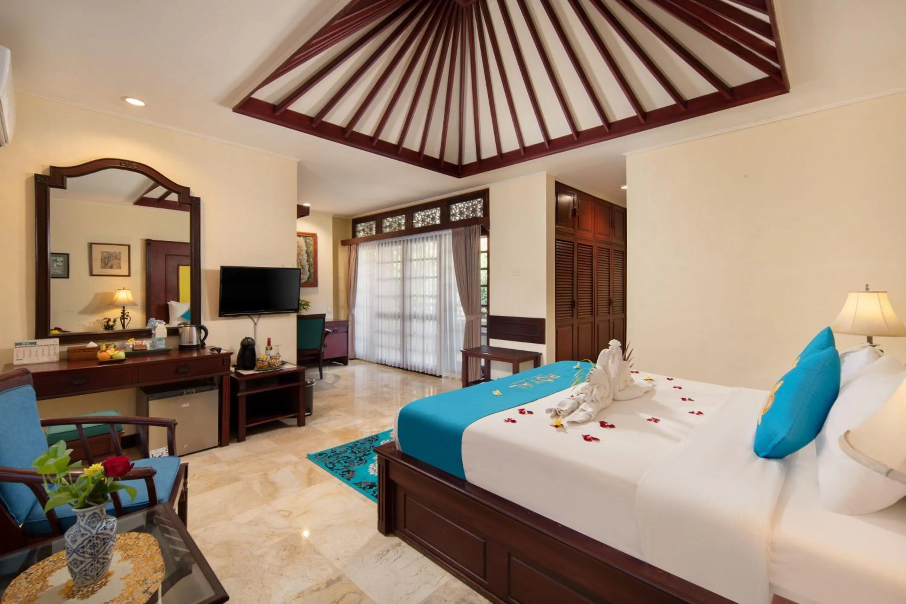 Bedroom, Bed in Royal Hotel and Villa Bali