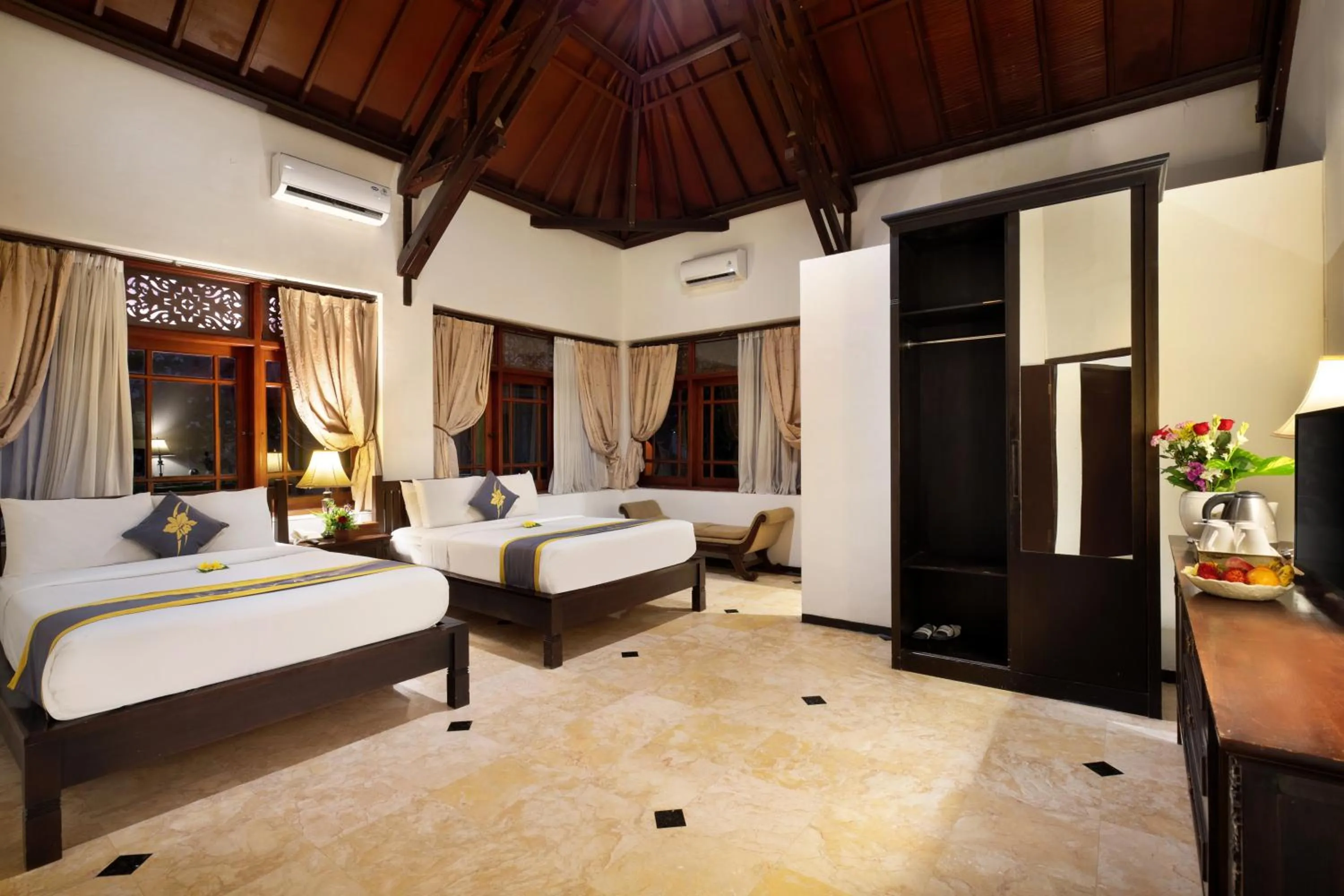 Bedroom, Bed in Royal Hotel and Villa Bali