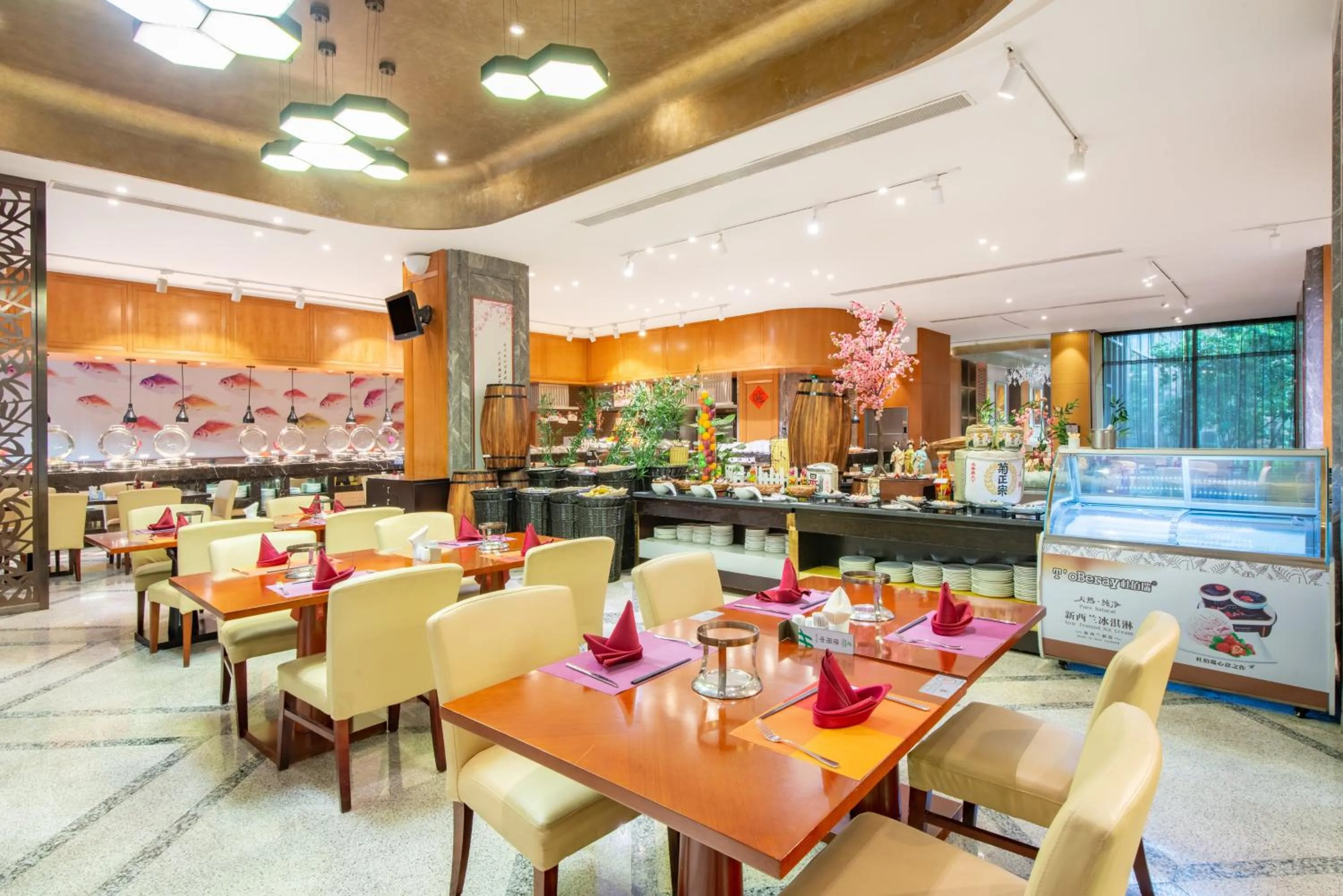 Restaurant/places to eat in Holiday Inn Changzhou Wujin by IHG