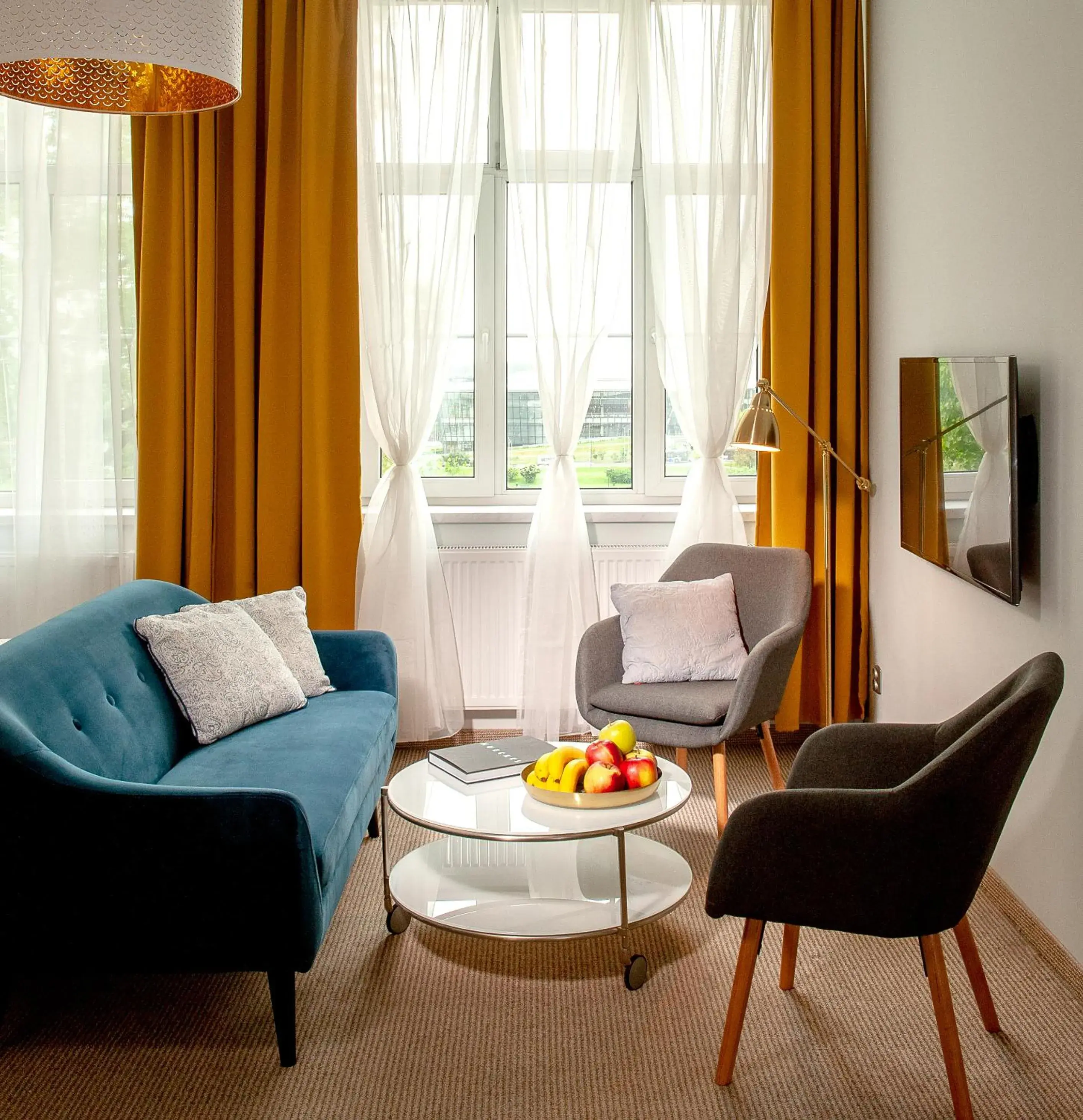 Living room, Seating Area in Holiday Suites Cracow