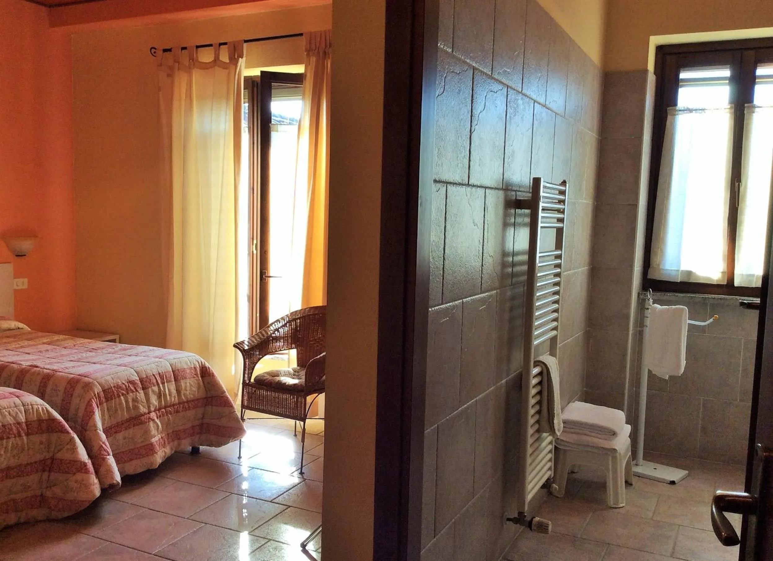 Bathroom, Bed in Agriturismo La Mussia