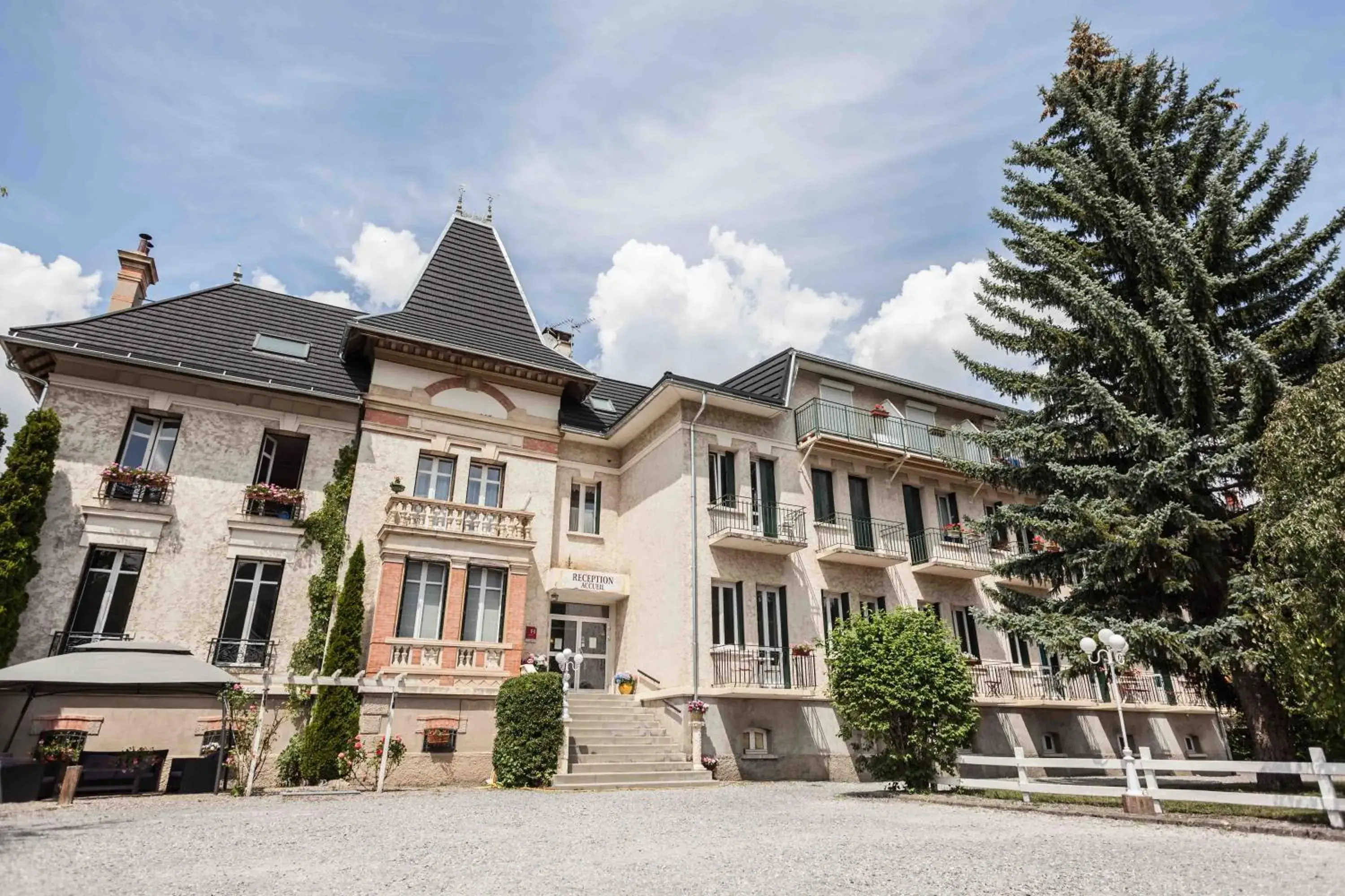 La Grande Eperviere La Grande Eperviere