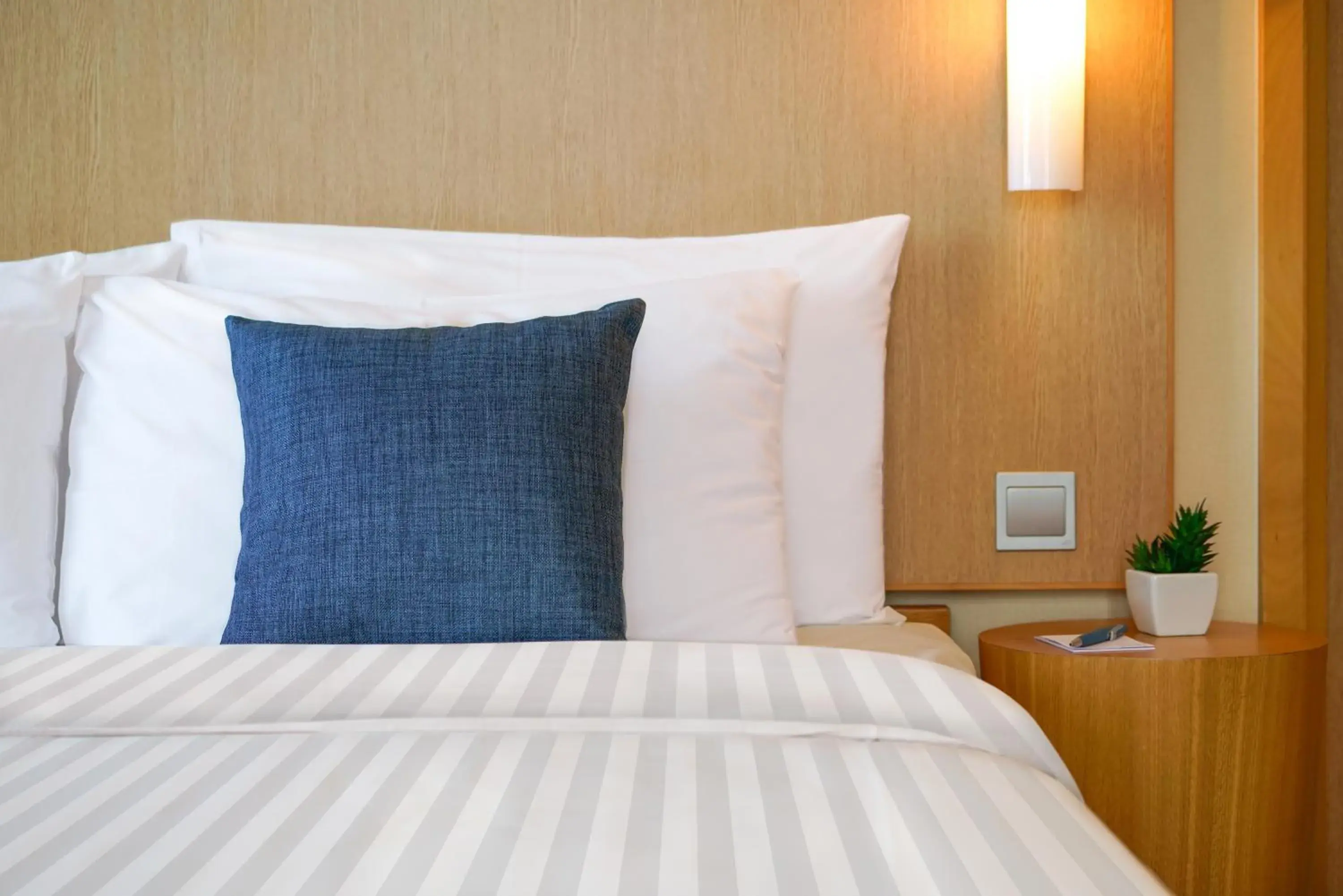 Bed in Hotel COZi Harbour View Bed in Hotel COZi Harbour View