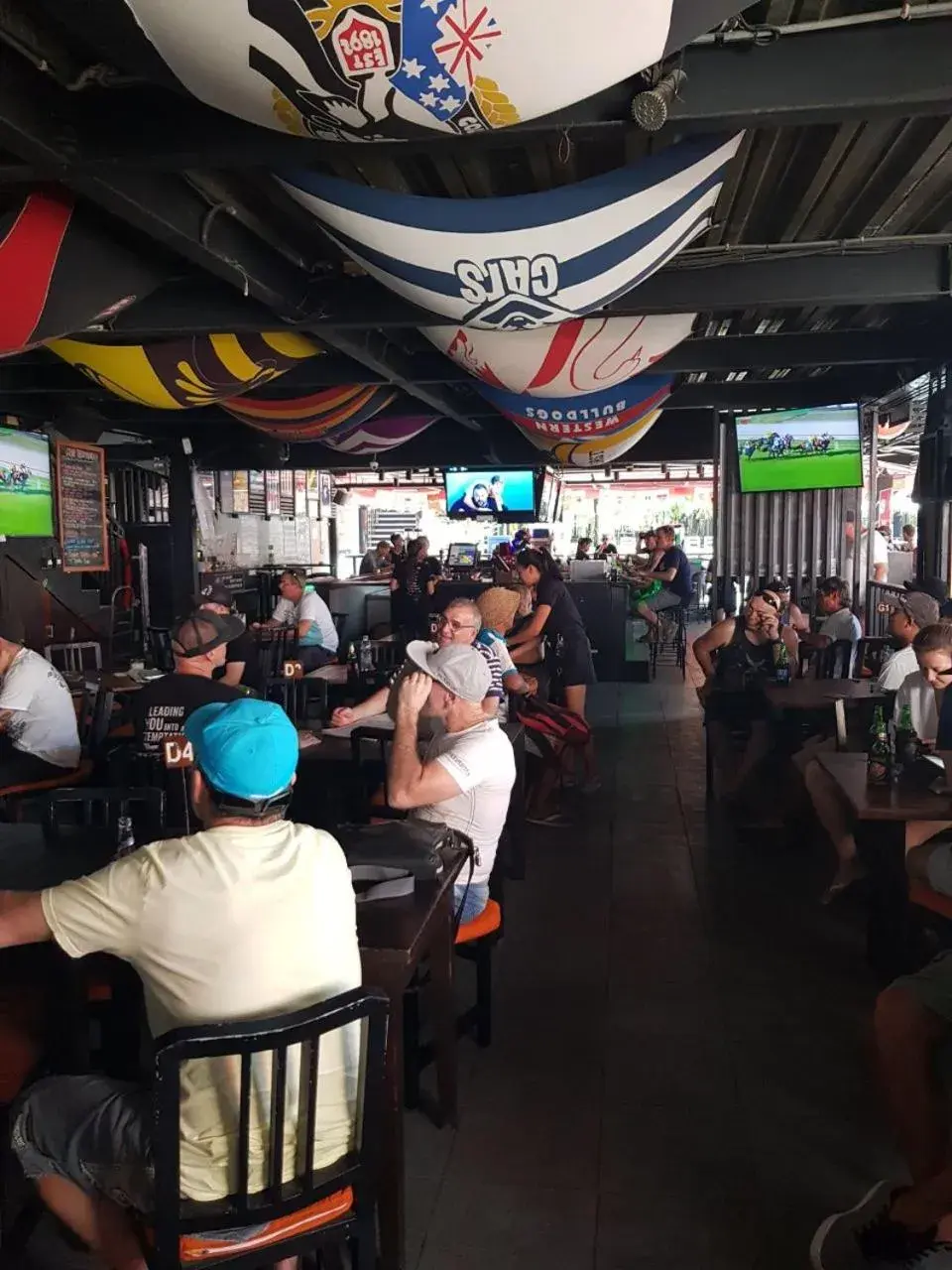 Restaurant/places to eat in New Garden View Resort Restaurant/places to eat in New Garden View Resort