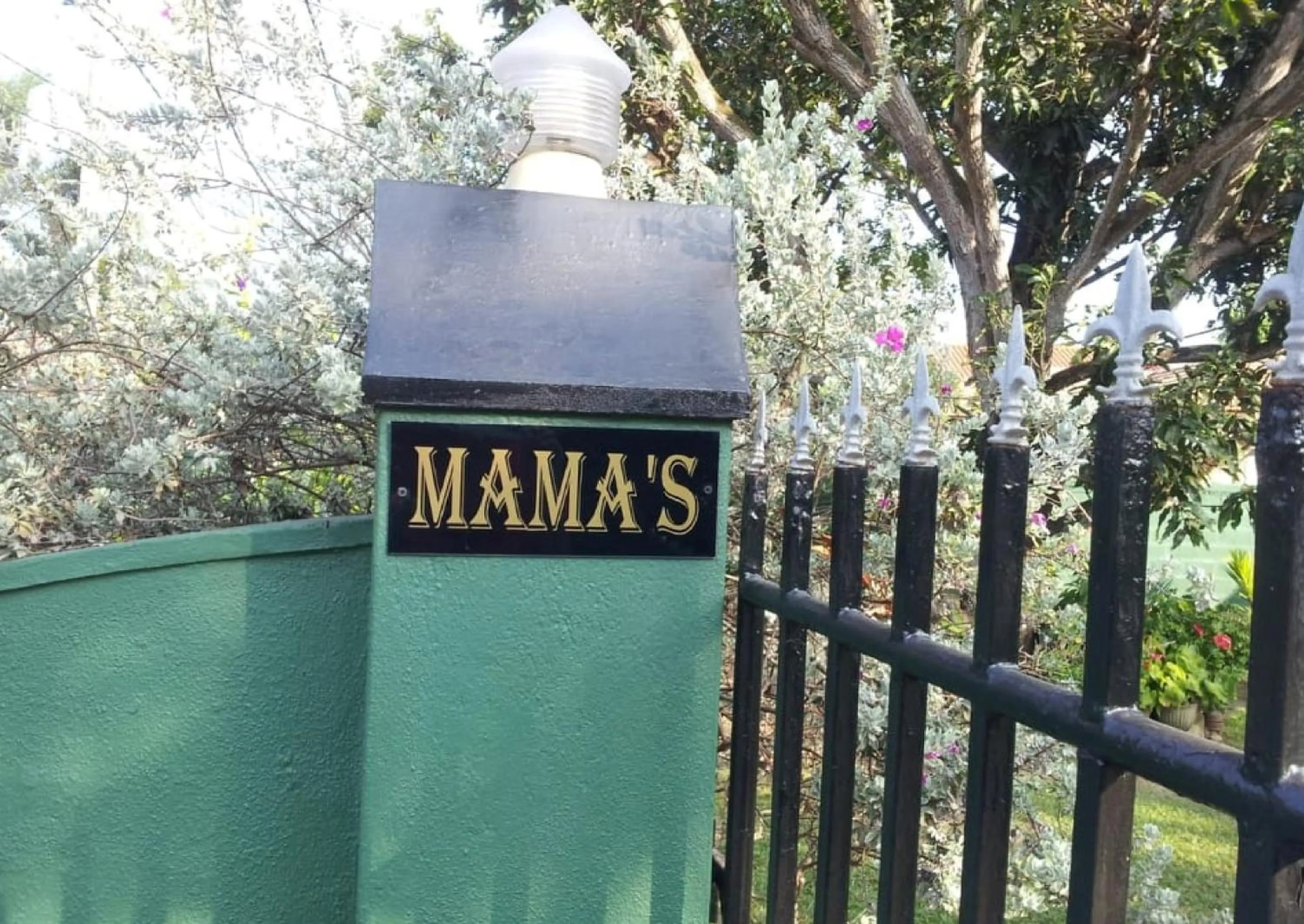 Property logo or sign in Mama's Hostel by Taprobane