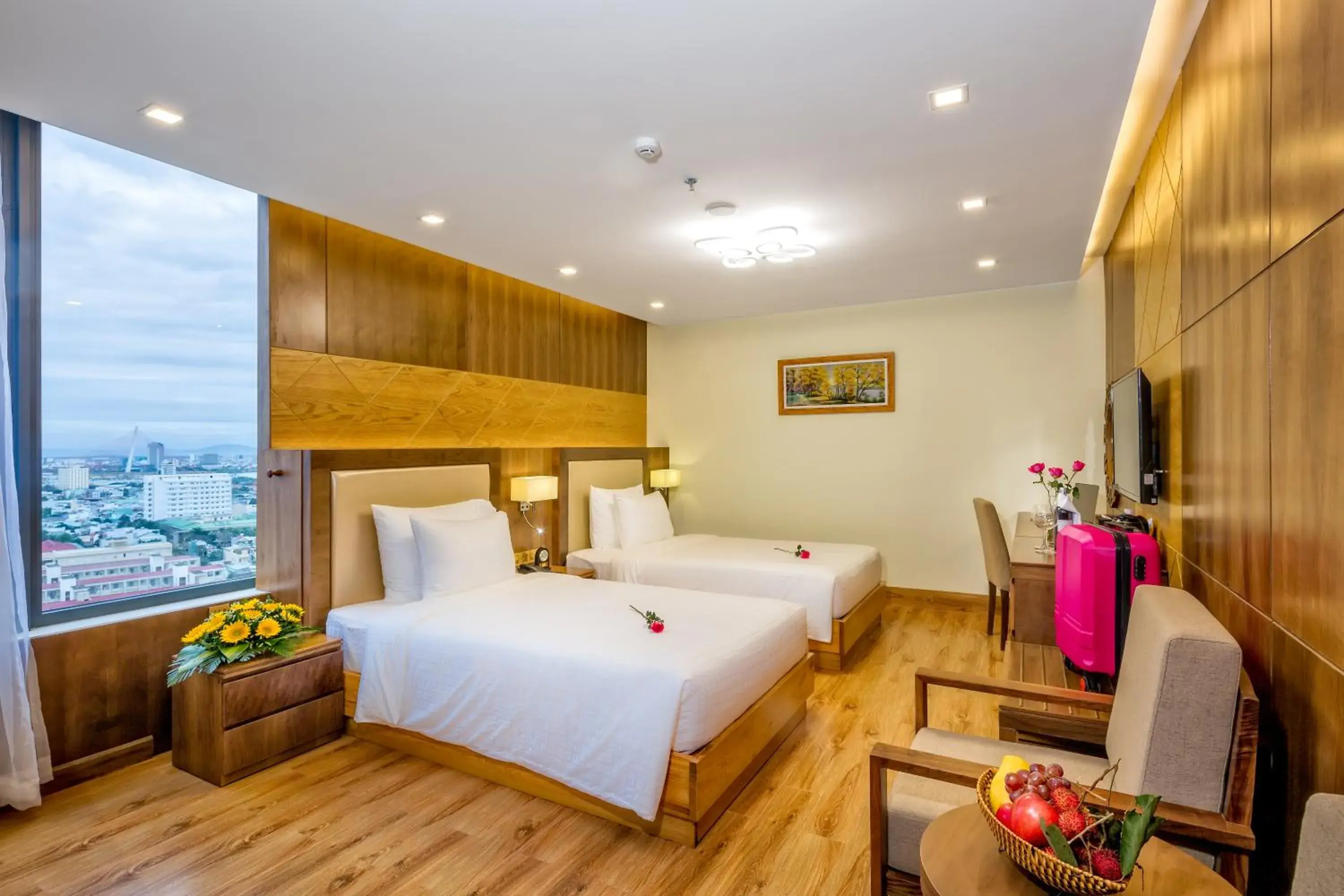 Superior River View Twin Room in Nhu Minh Plaza Danang Hotel Superior River View Twin Room in Nhu Minh Plaza Danang Hotel