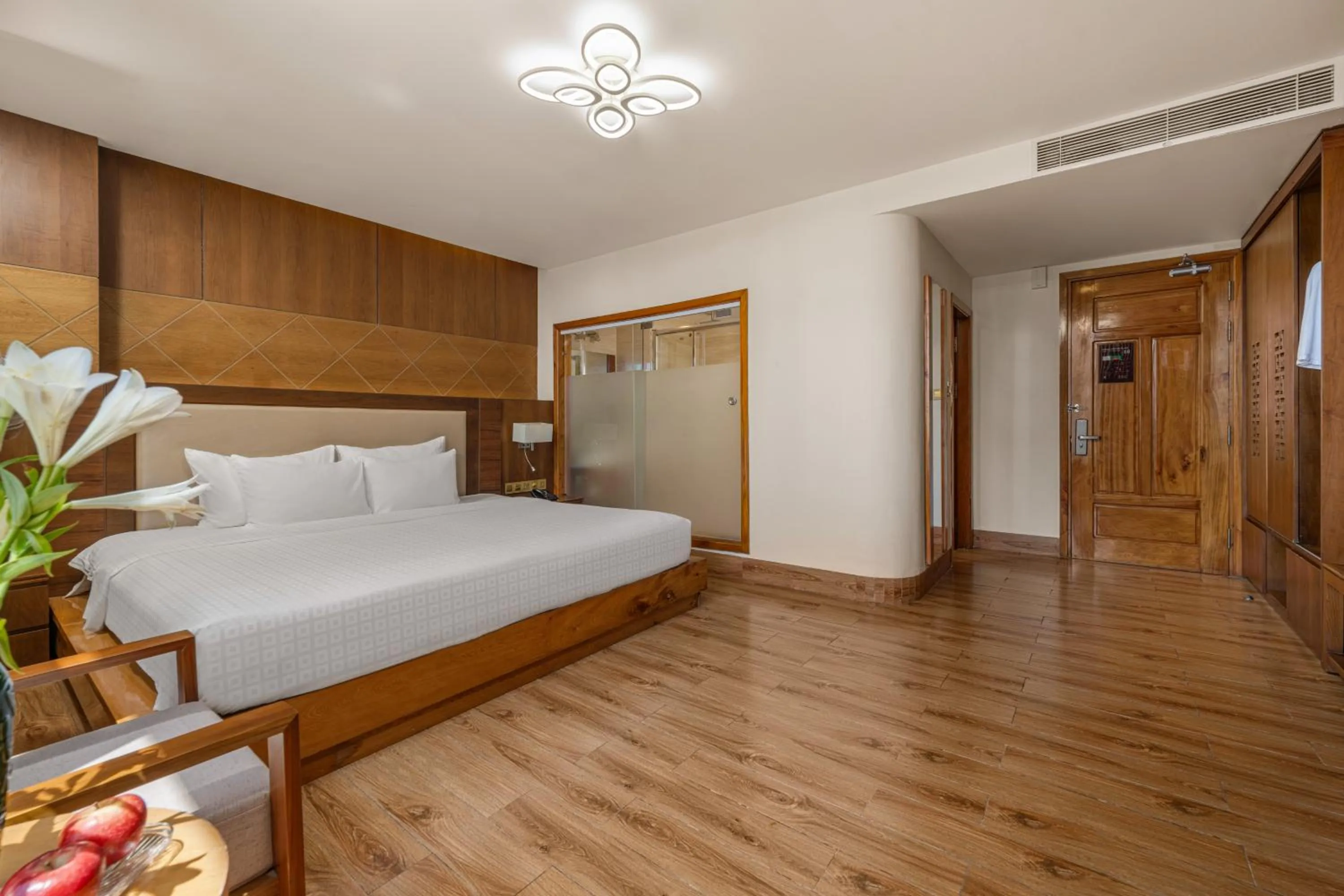 Photo of the whole room, Bed in Nhu Minh Plaza Danang Hotel