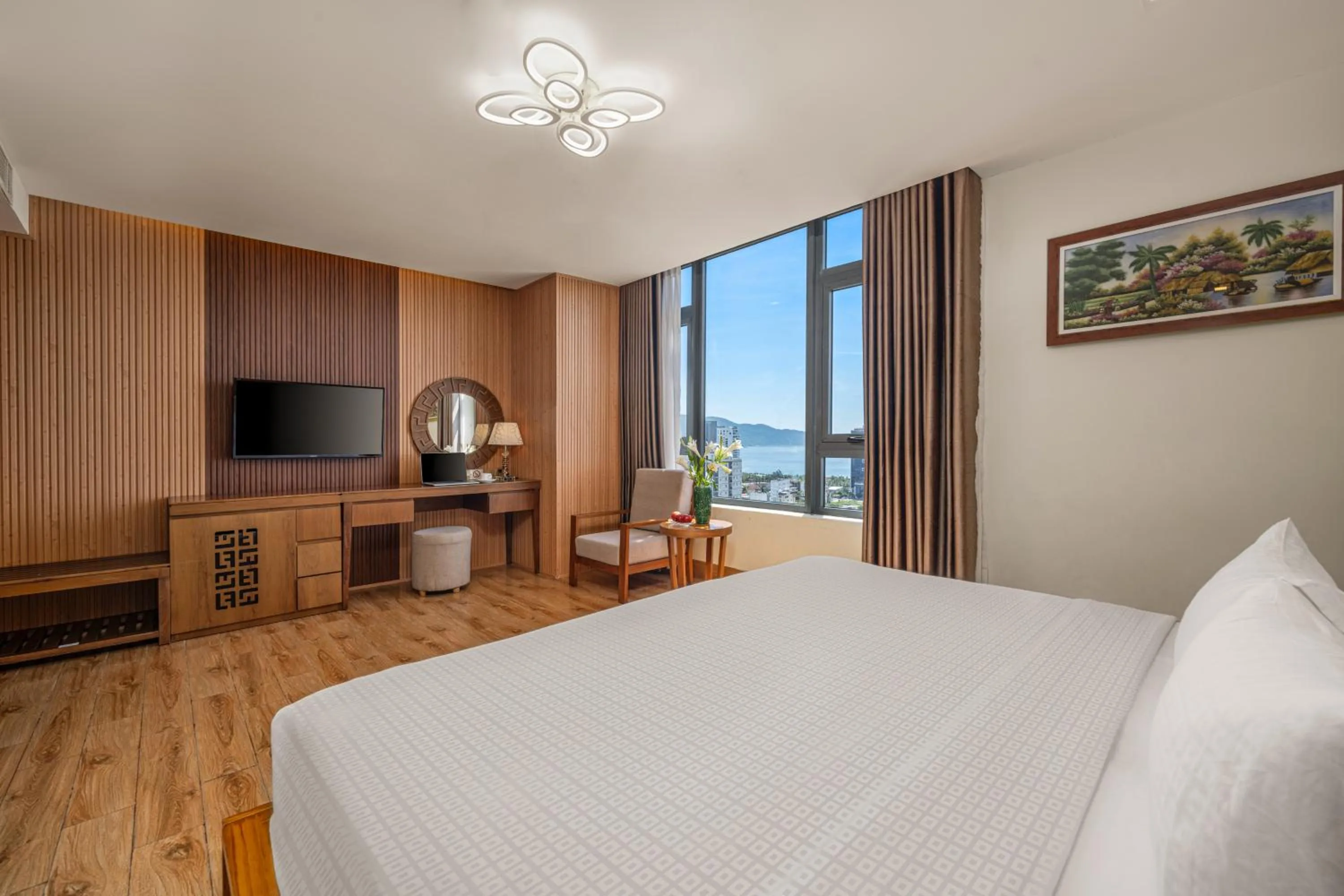 Photo of the whole room, Bed in Nhu Minh Plaza Danang Hotel