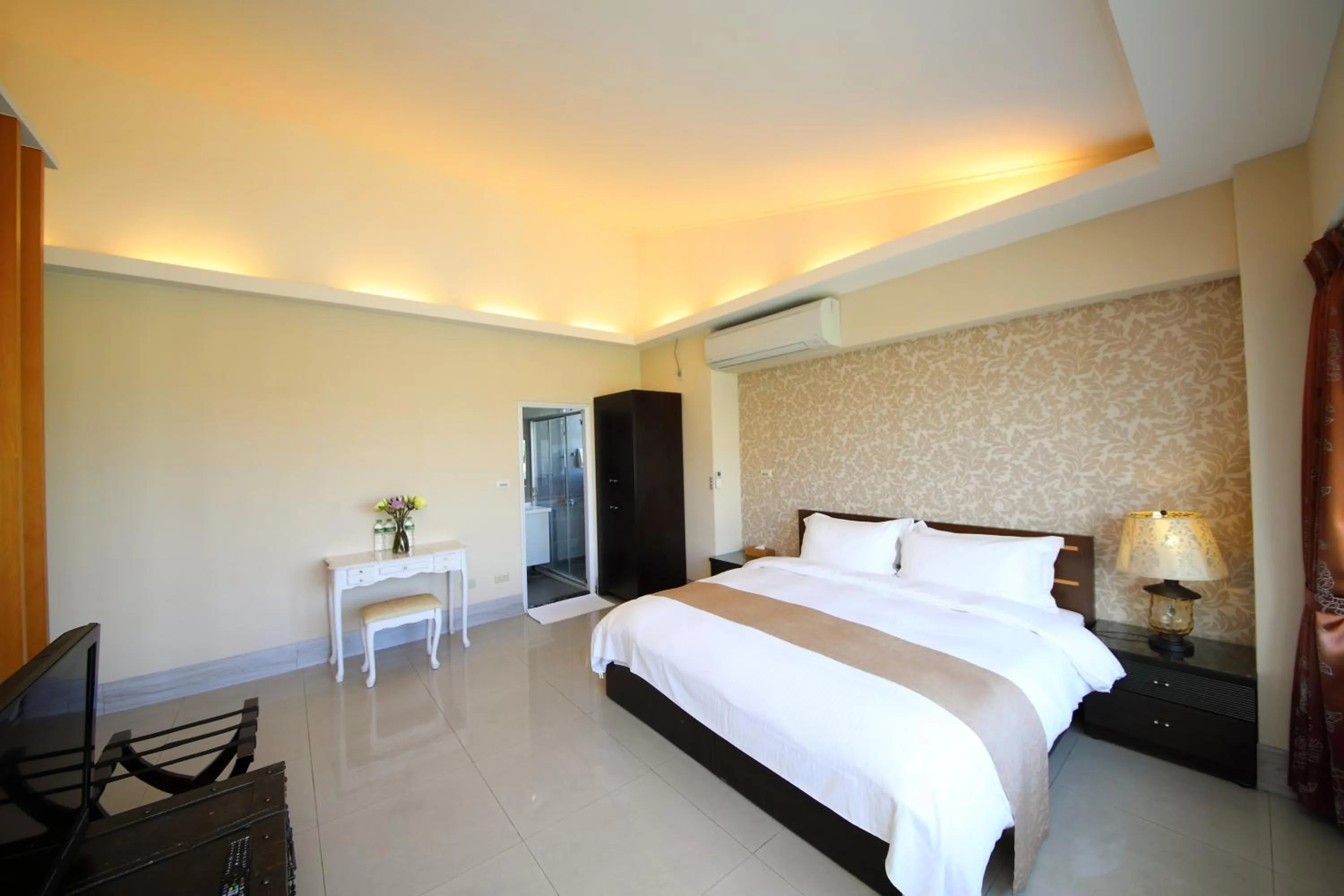 Photo of the whole room, Bed in Yue Ya Guan Homestay