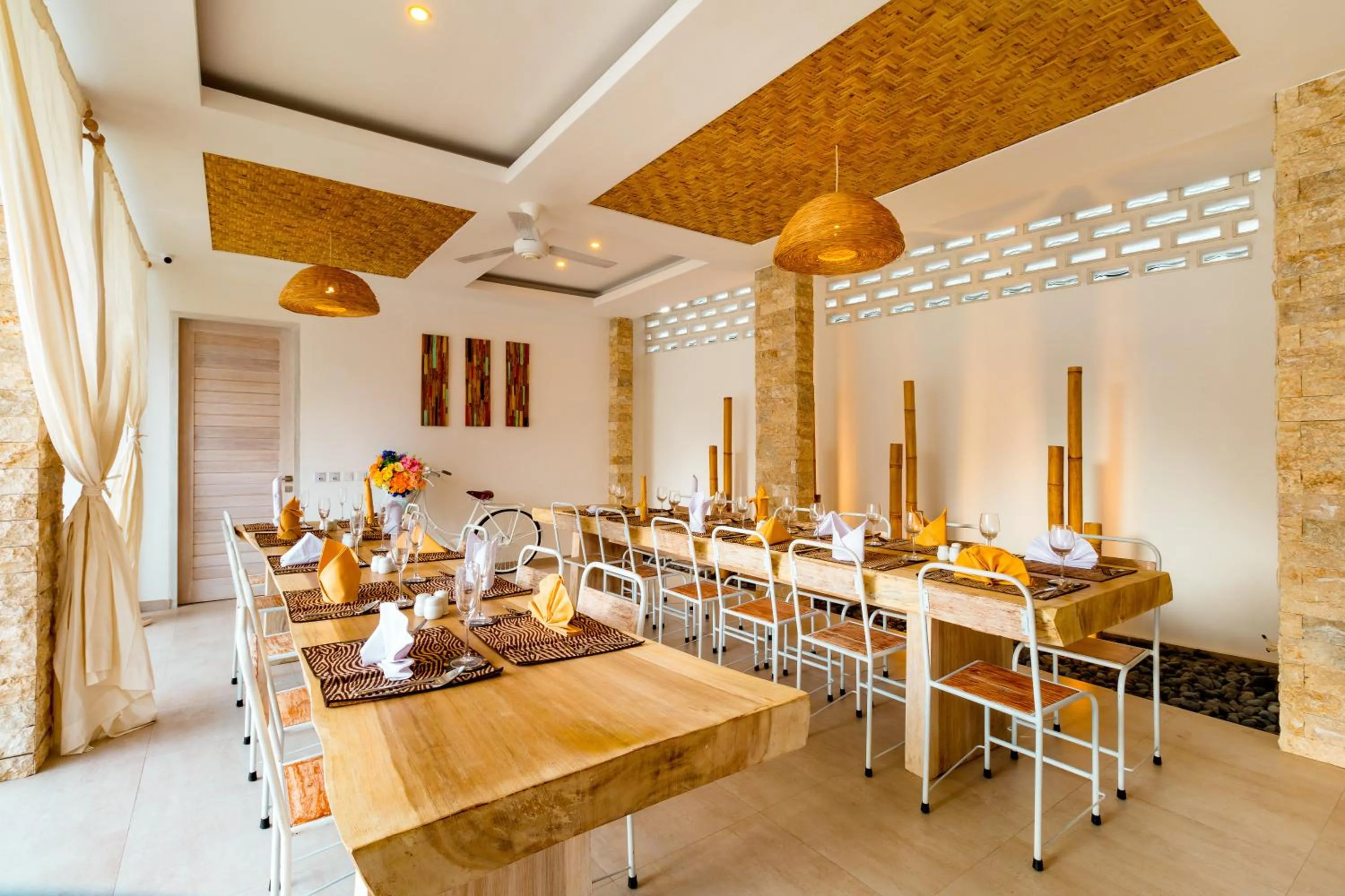 Restaurant/places to eat in Cocotoa Boutique Hotel & Villa
