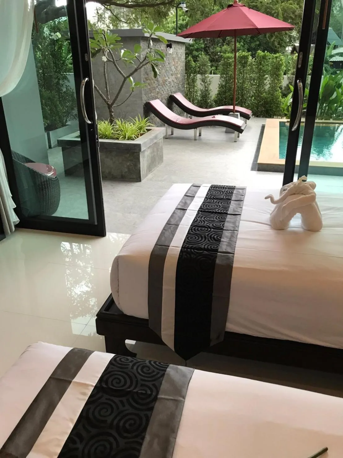 Bed in Amarina Green