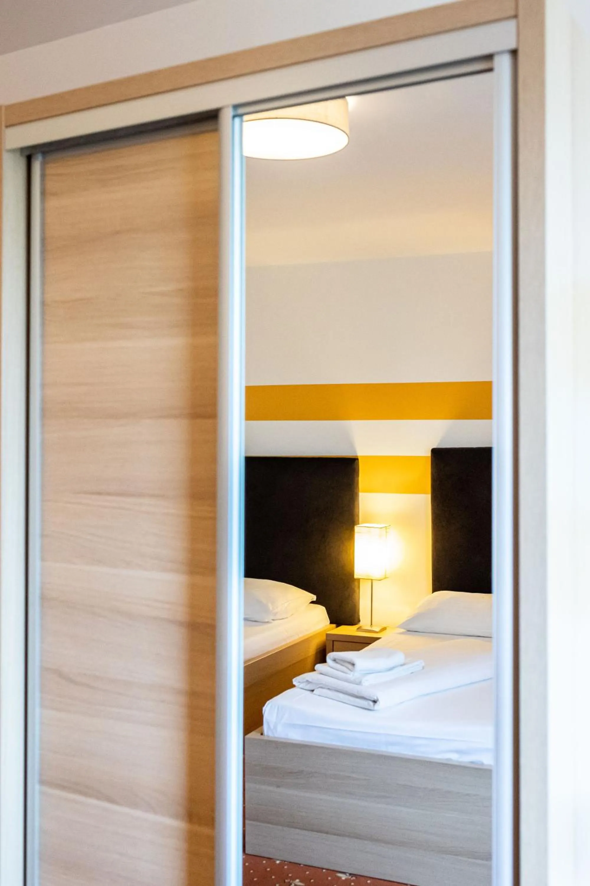 Photo of the whole room, Bed in Lenas Donau Hotel