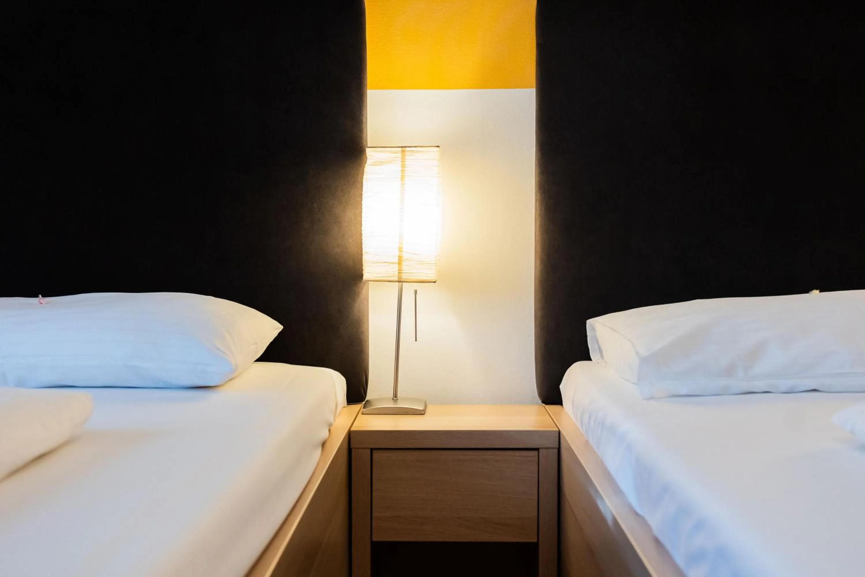 Bed in Lenas Donau Hotel