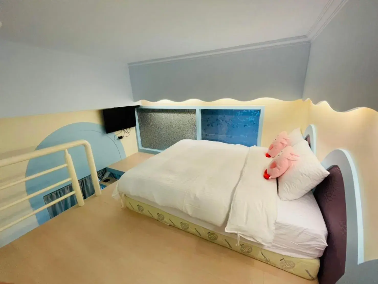 Bed in Chiuan Jia Hot Spring House Bed in Chiuan Jia Hot Spring House