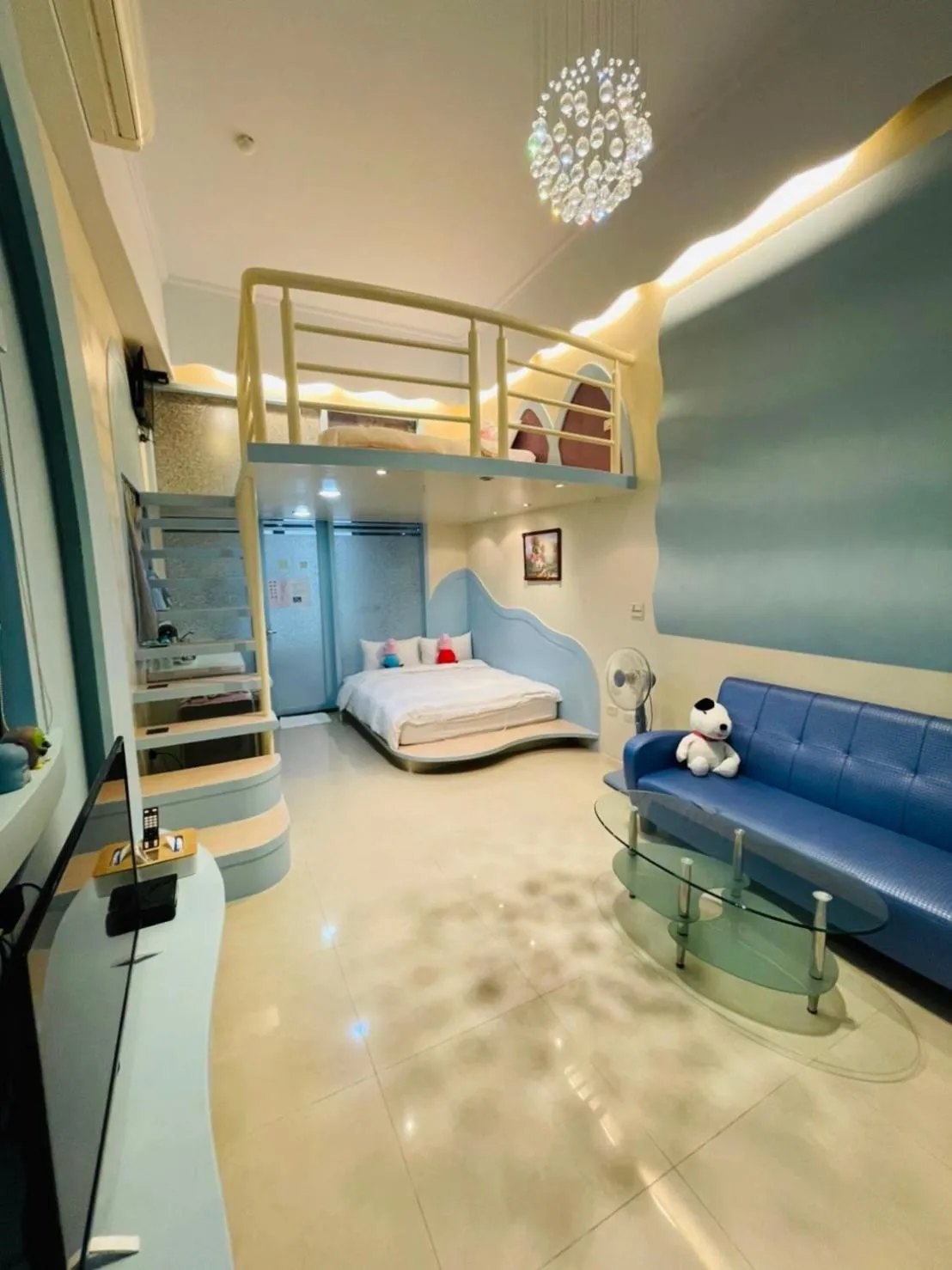 Bed in Chiuan Jia Hot Spring House