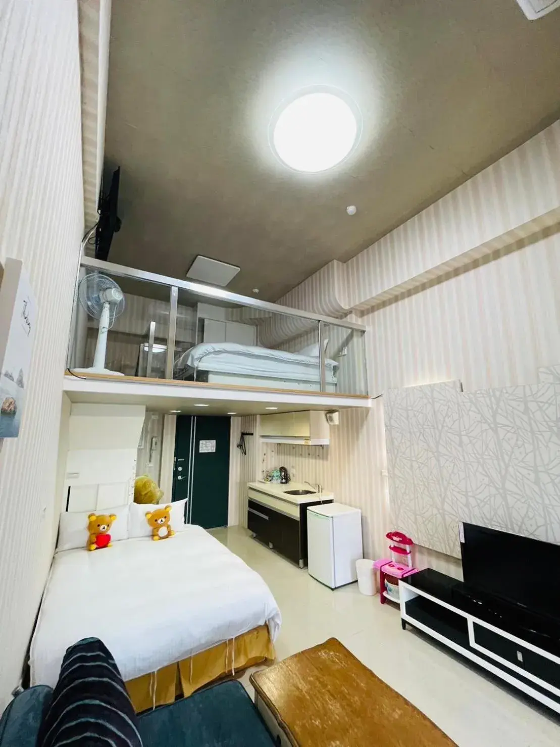 Bed in Chiuan Jia Hot Spring House Bed in Chiuan Jia Hot Spring House