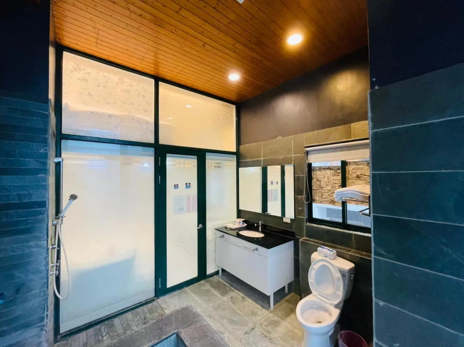 Chiuan Jia Hot Spring House