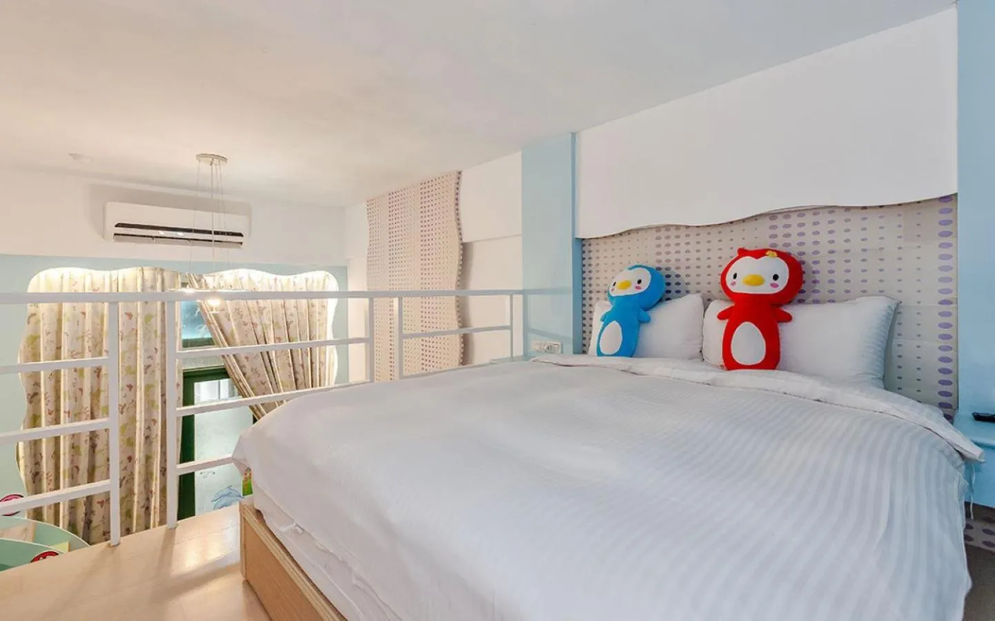 Bed in Chiuan Jia Hot Spring House