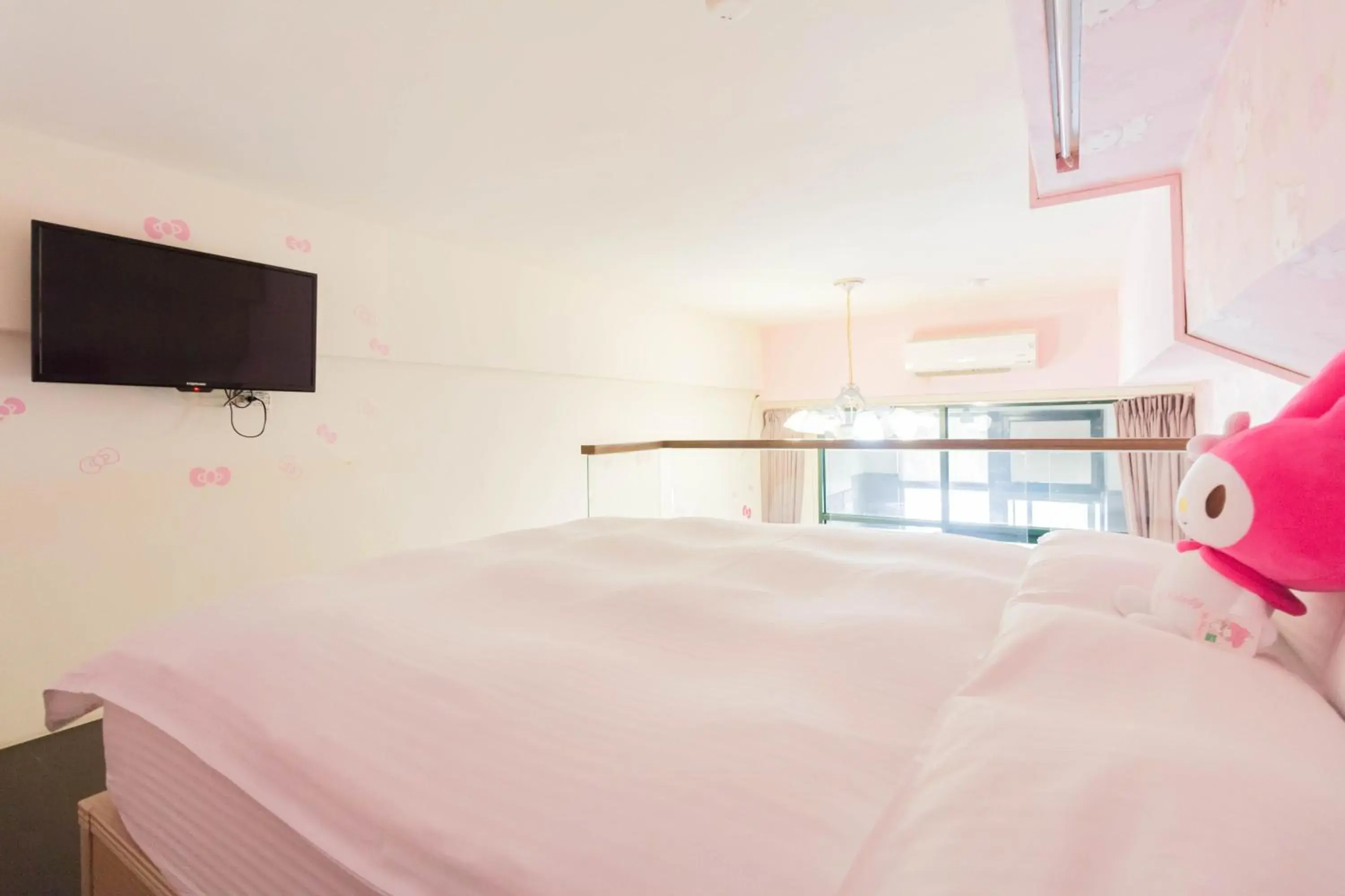 Bed in Chiuan Jia Hot Spring House Bed in Chiuan Jia Hot Spring House