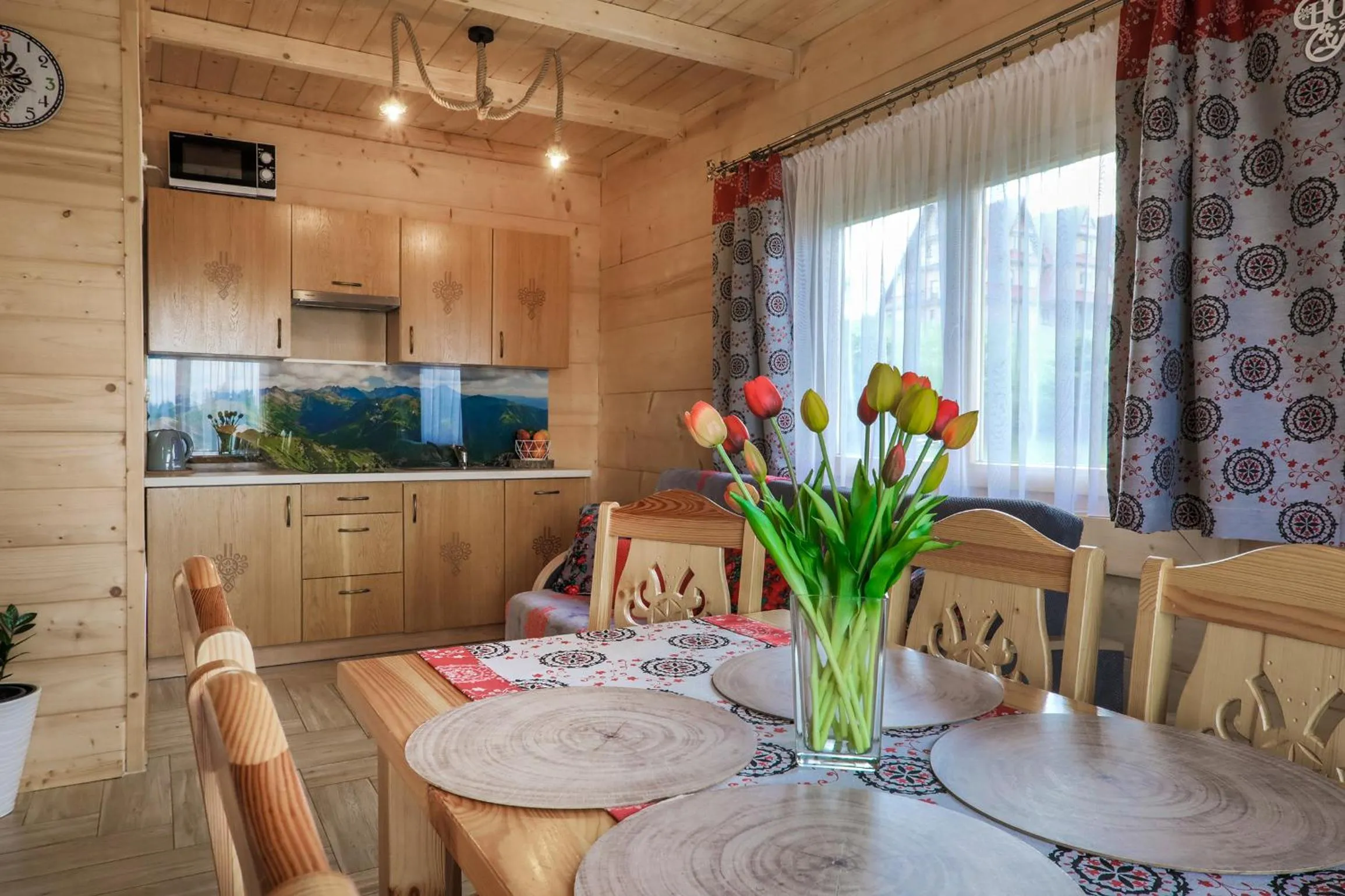 Dining area in Domki Górskie Janosik, Kwicoł i Pyzdra Jacuzzi, Sauna