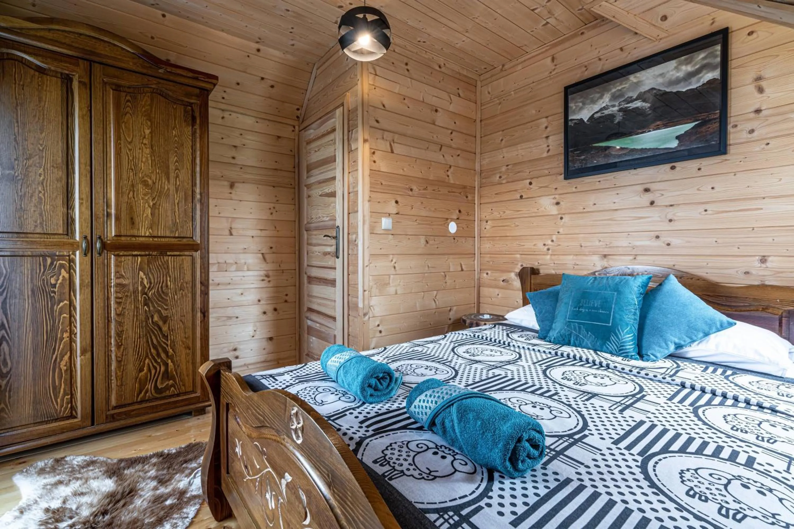 Bedroom, Bed in Domki Górskie Janosik, Kwicoł i Pyzdra Jacuzzi, Sauna
