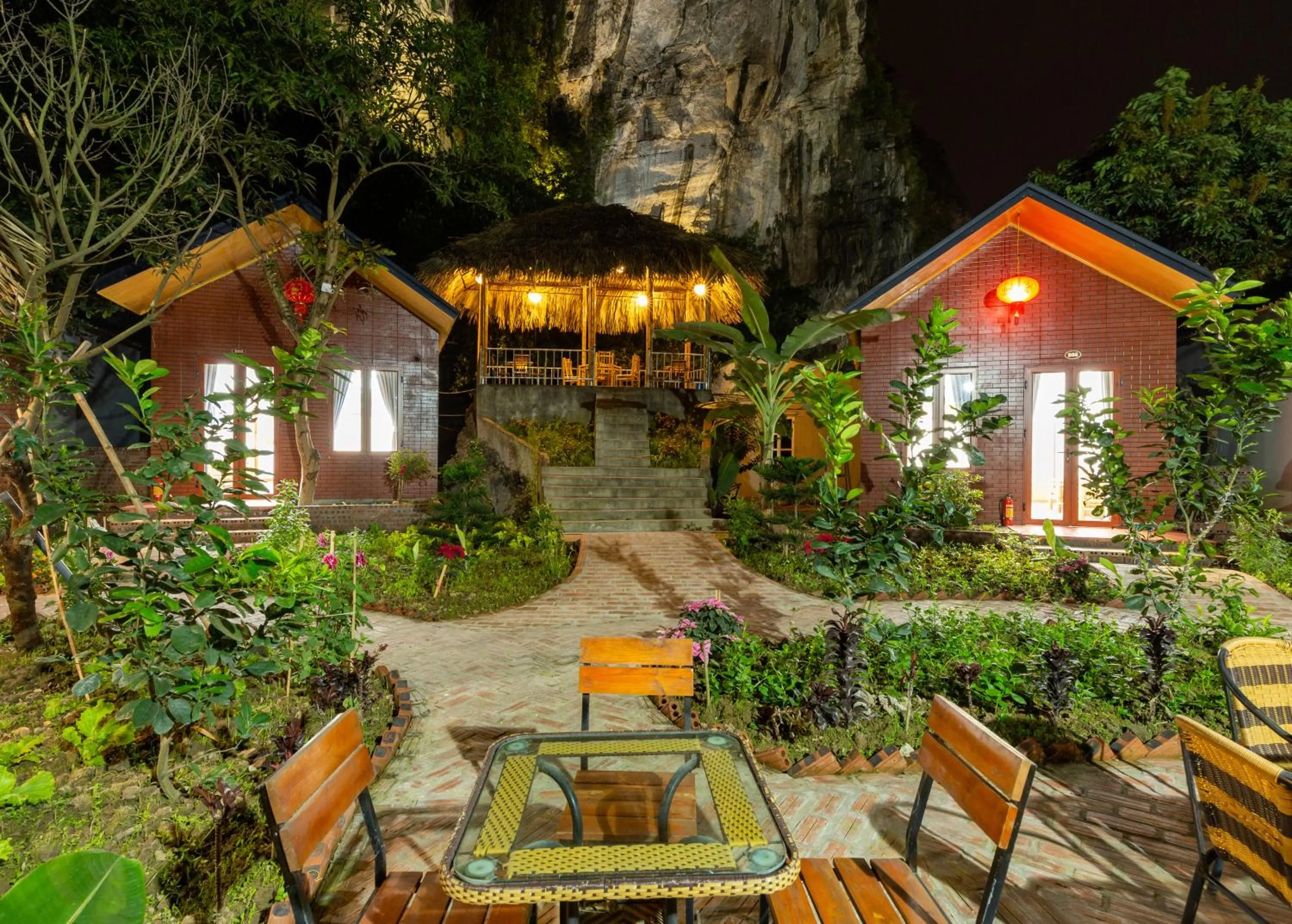 Night in Trang An River View Homestay