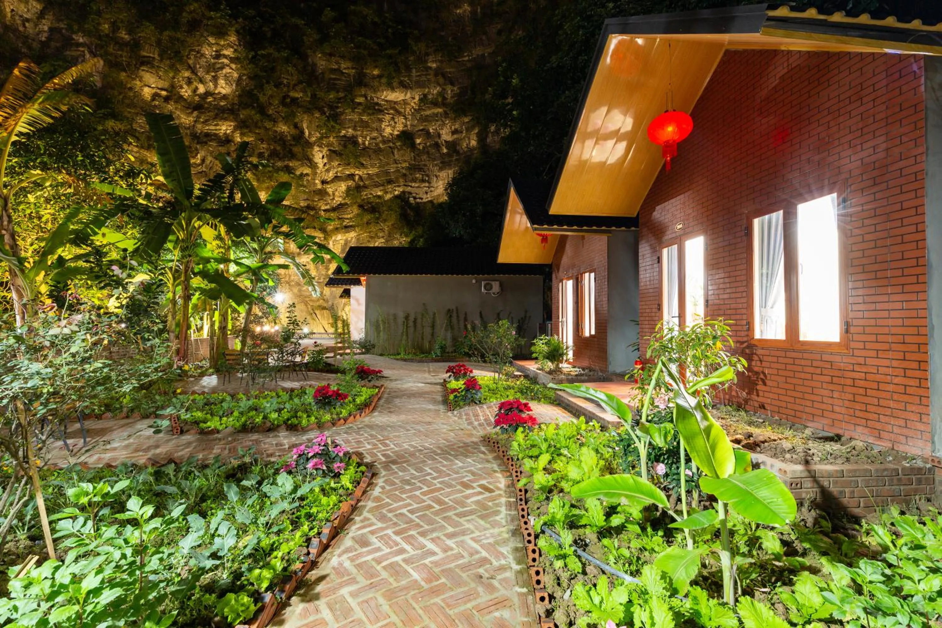 Garden in Trang An River View Homestay